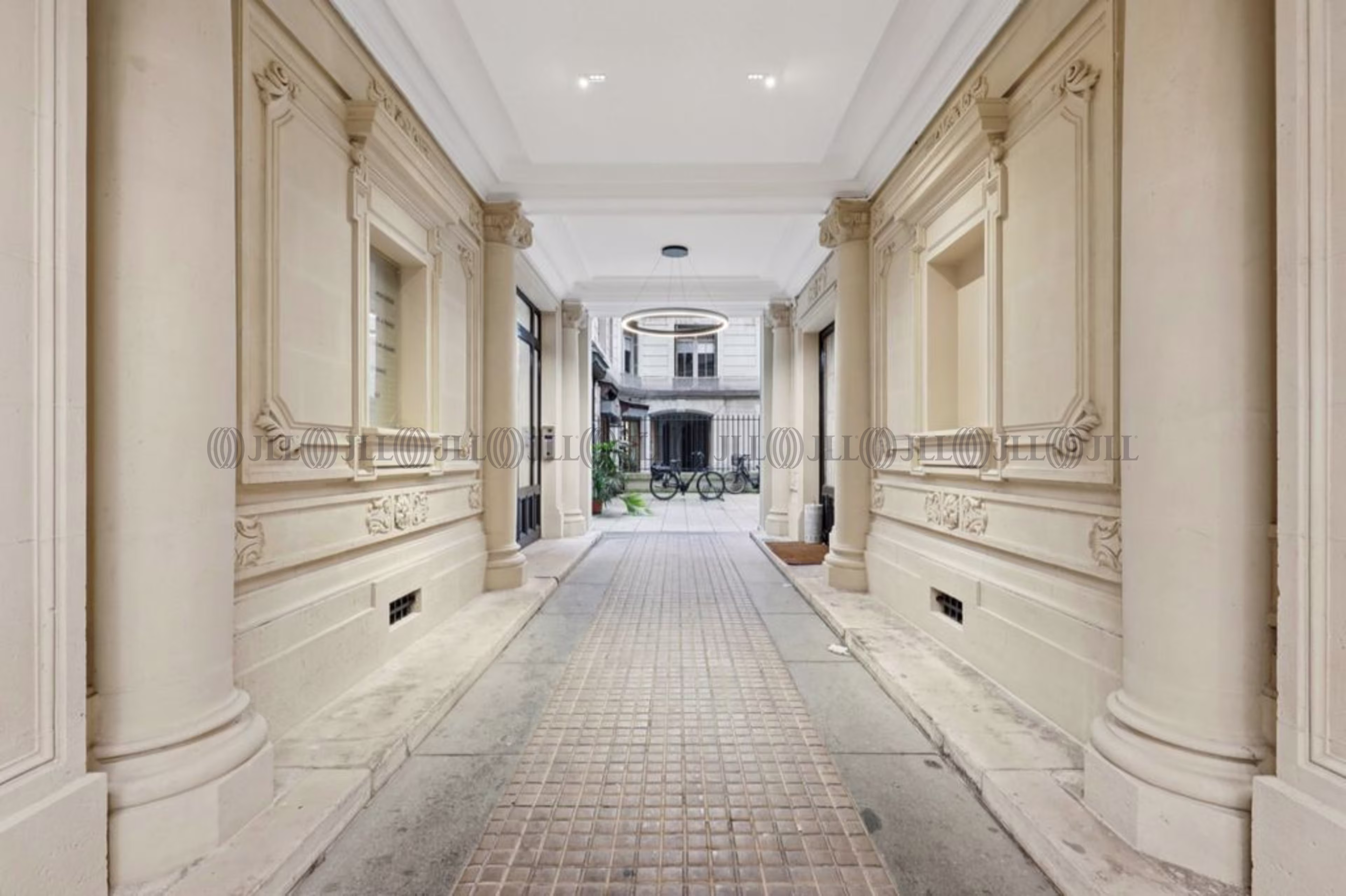 8 RUE DANIELLE CASANOVA