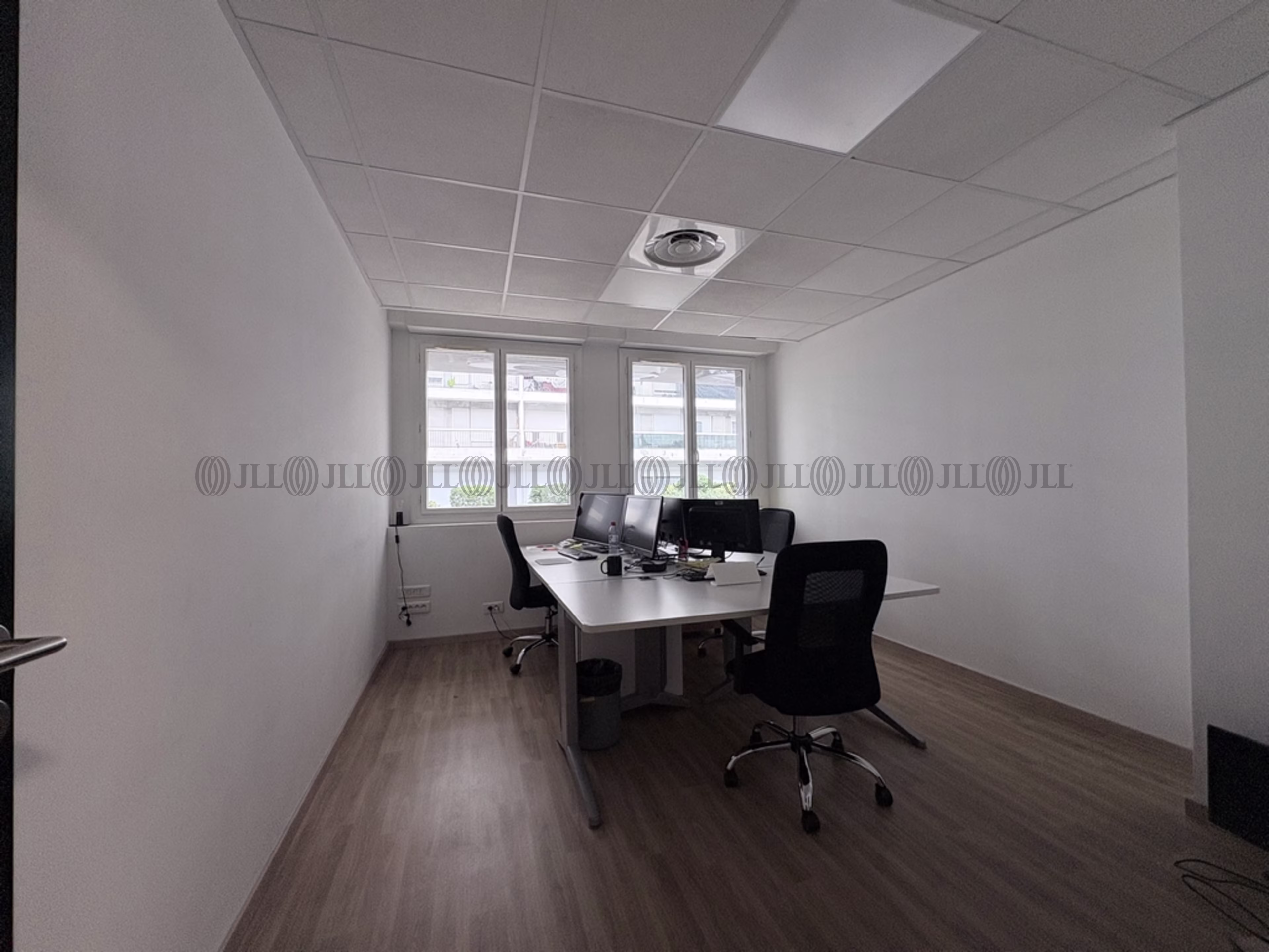25-33 RUE NEGRESKO