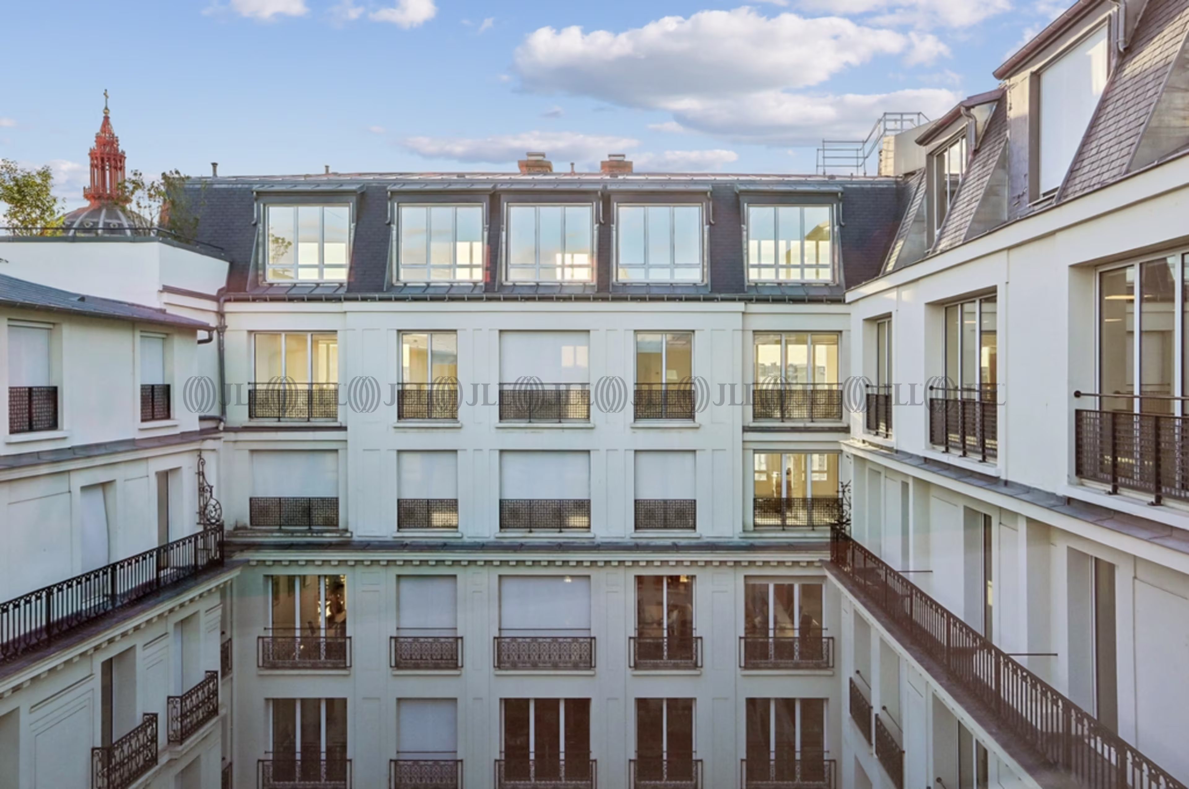 37 RUE DU ROCHER