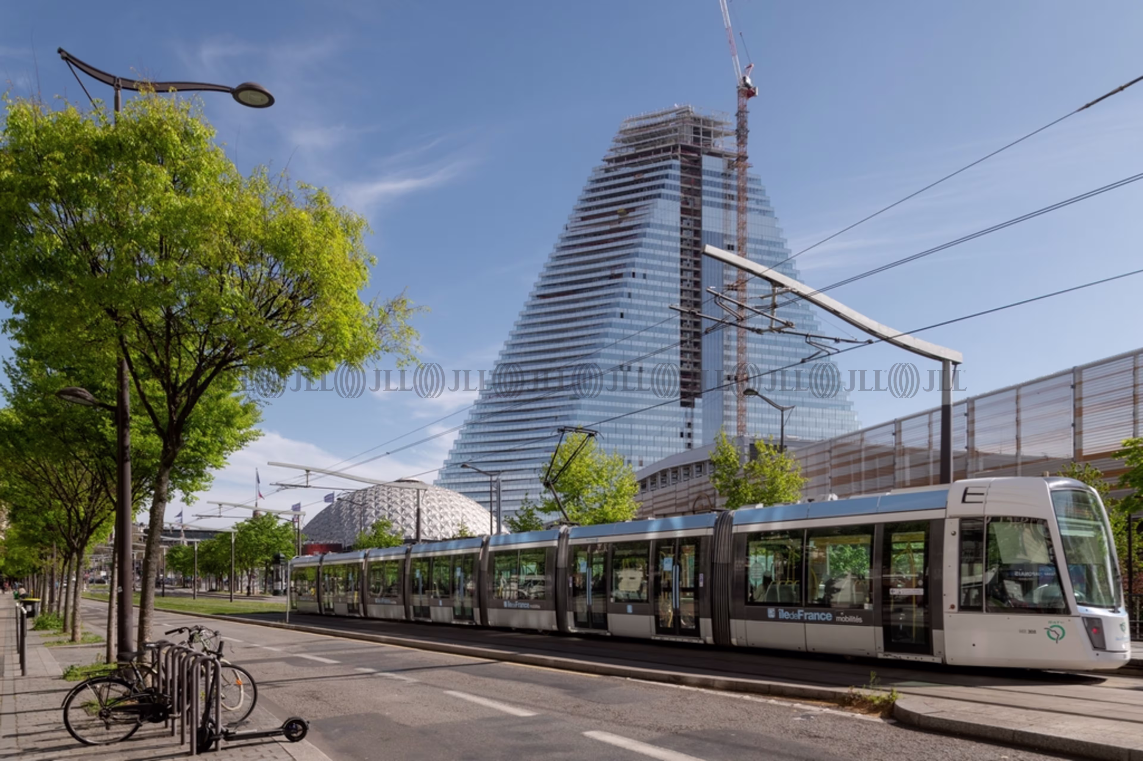 1 AVENUE ERNEST RENAN