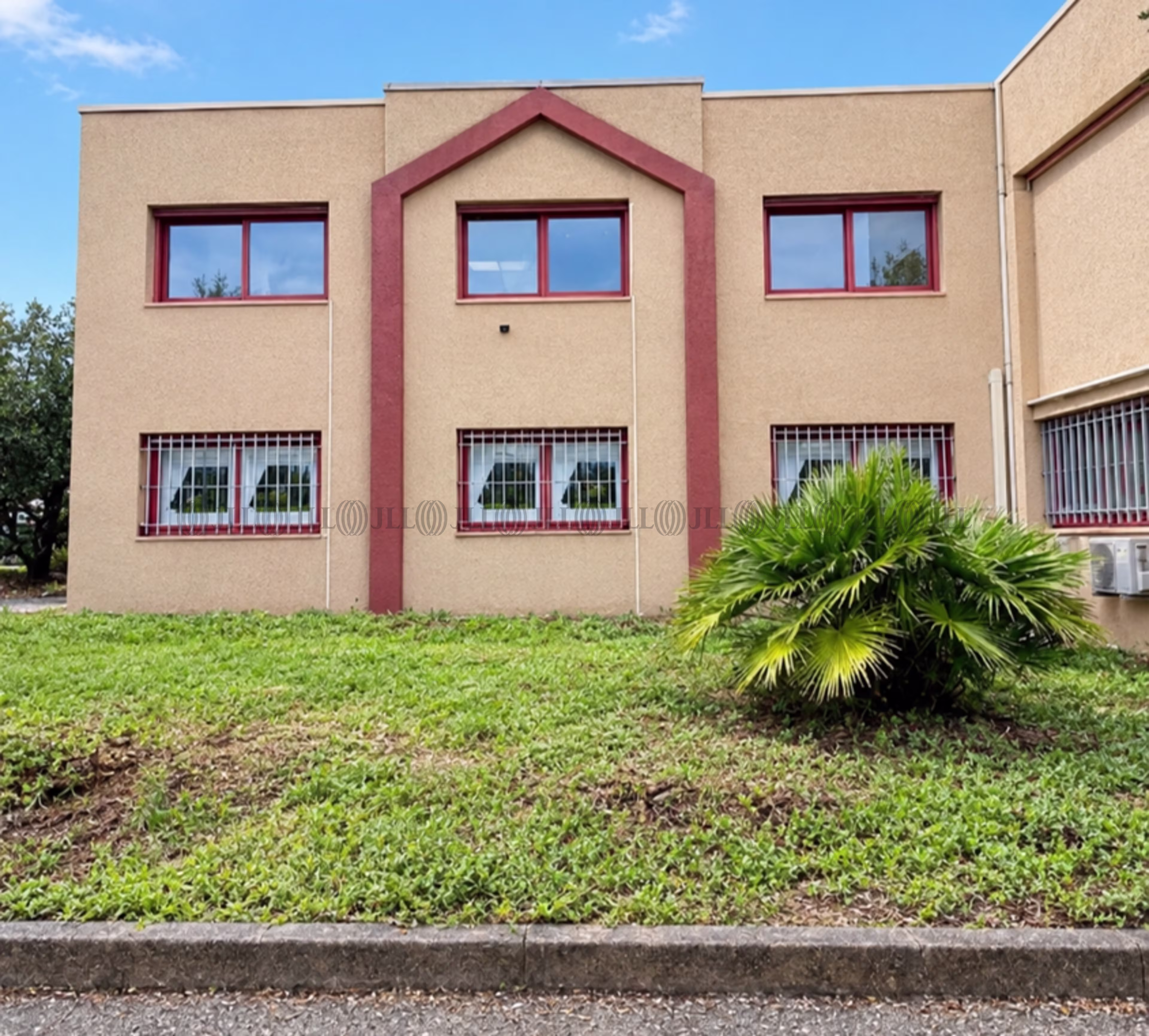 620 AVENUE DE LA ROCHE FOURCADE