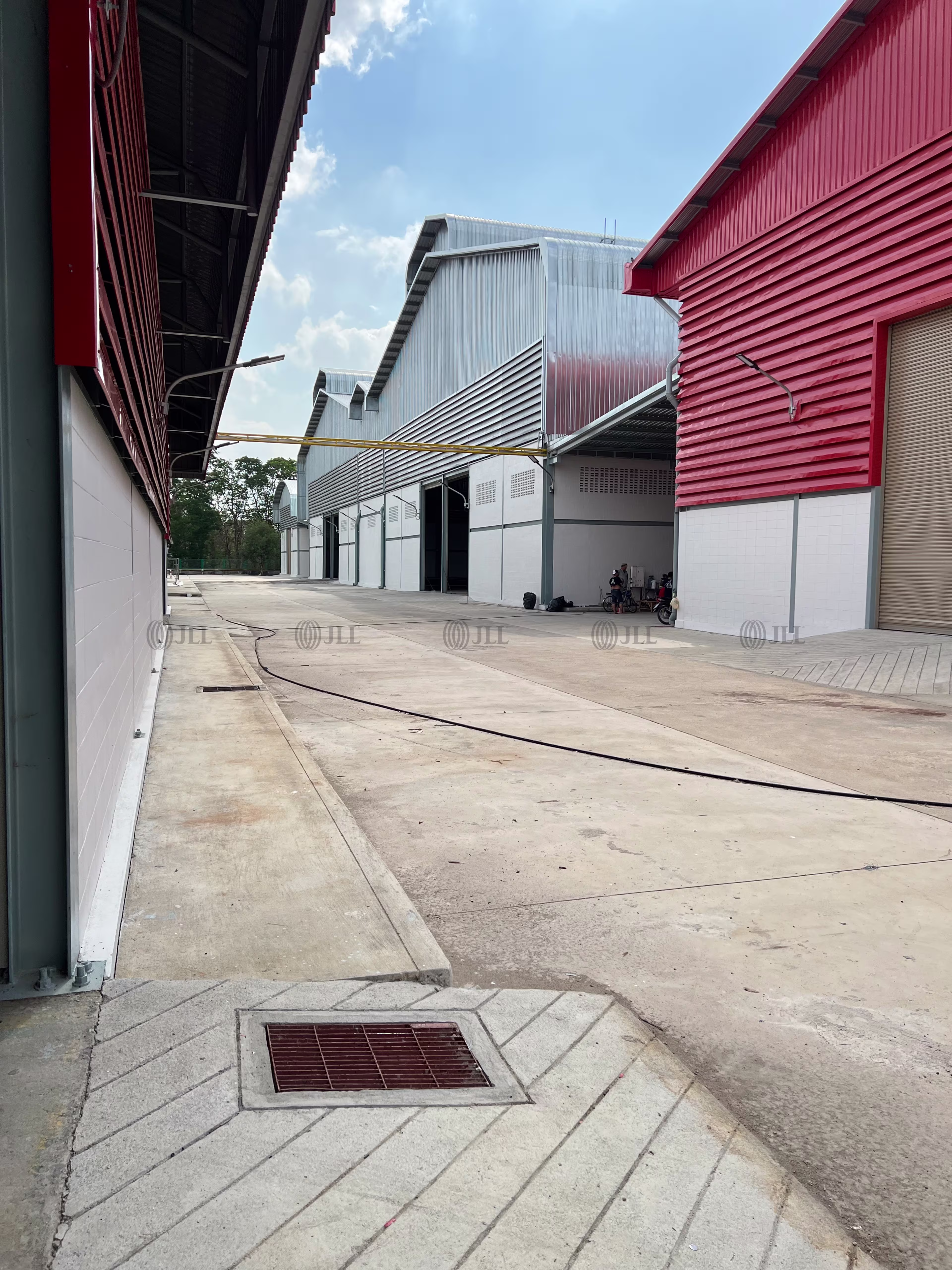 Factory on Wat Sri Waree Noi Road (Debaratana Km.18 Road)