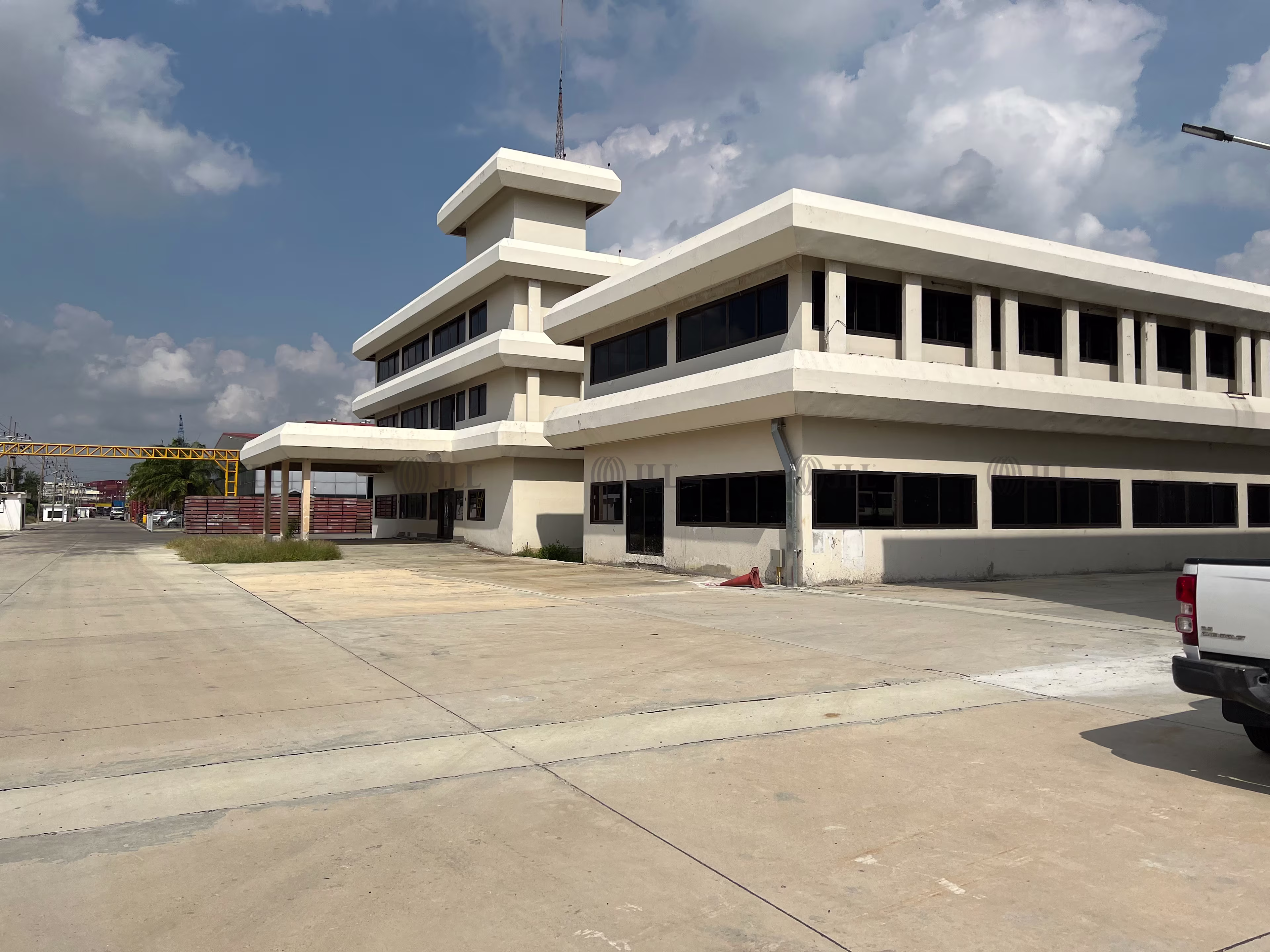 Factory on Wat Sri Waree Noi Road (Debaratana Km.18 Road)