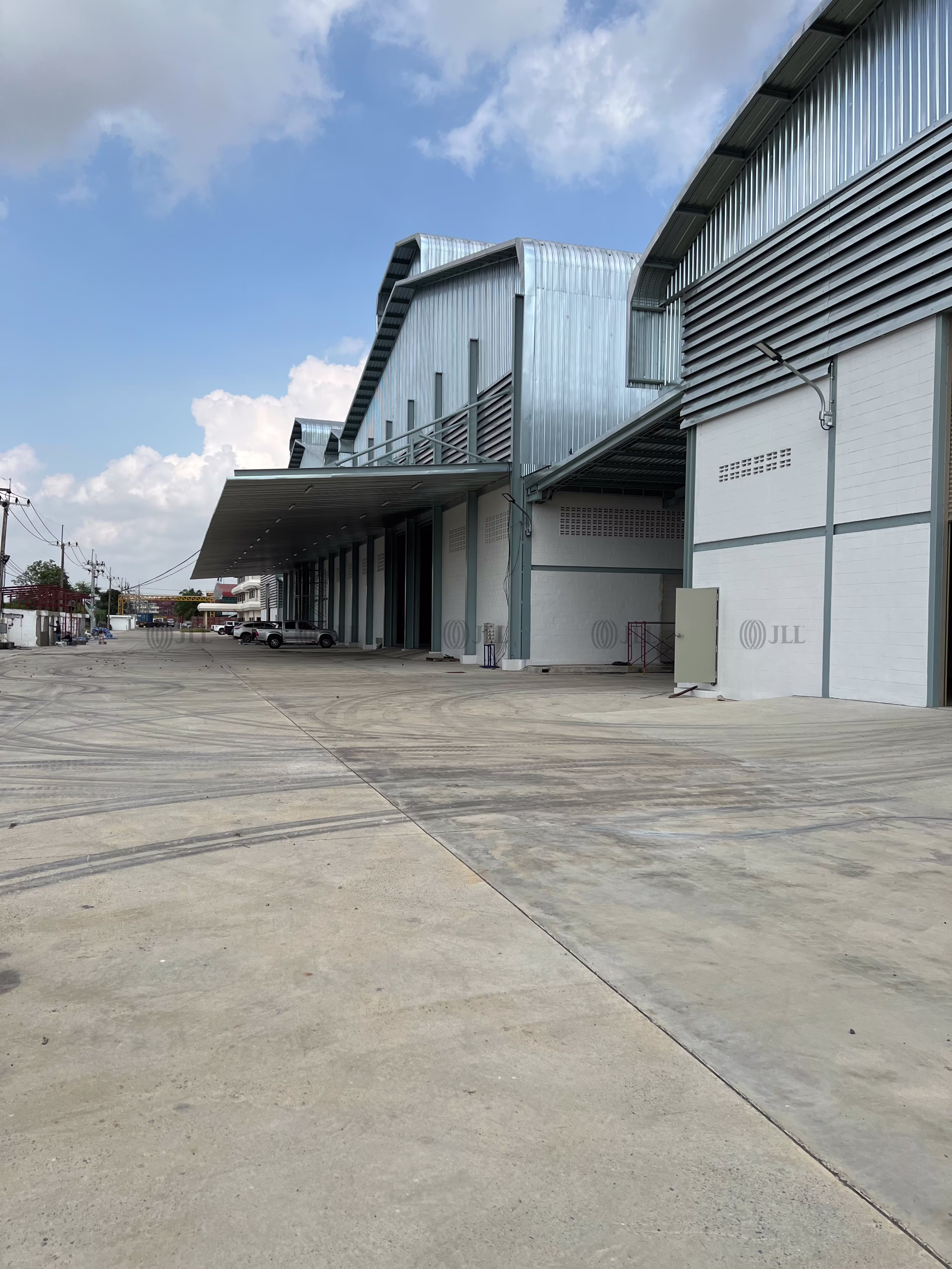 Factory on Wat Sri Waree Noi Road (Debaratana Km.18 Road)