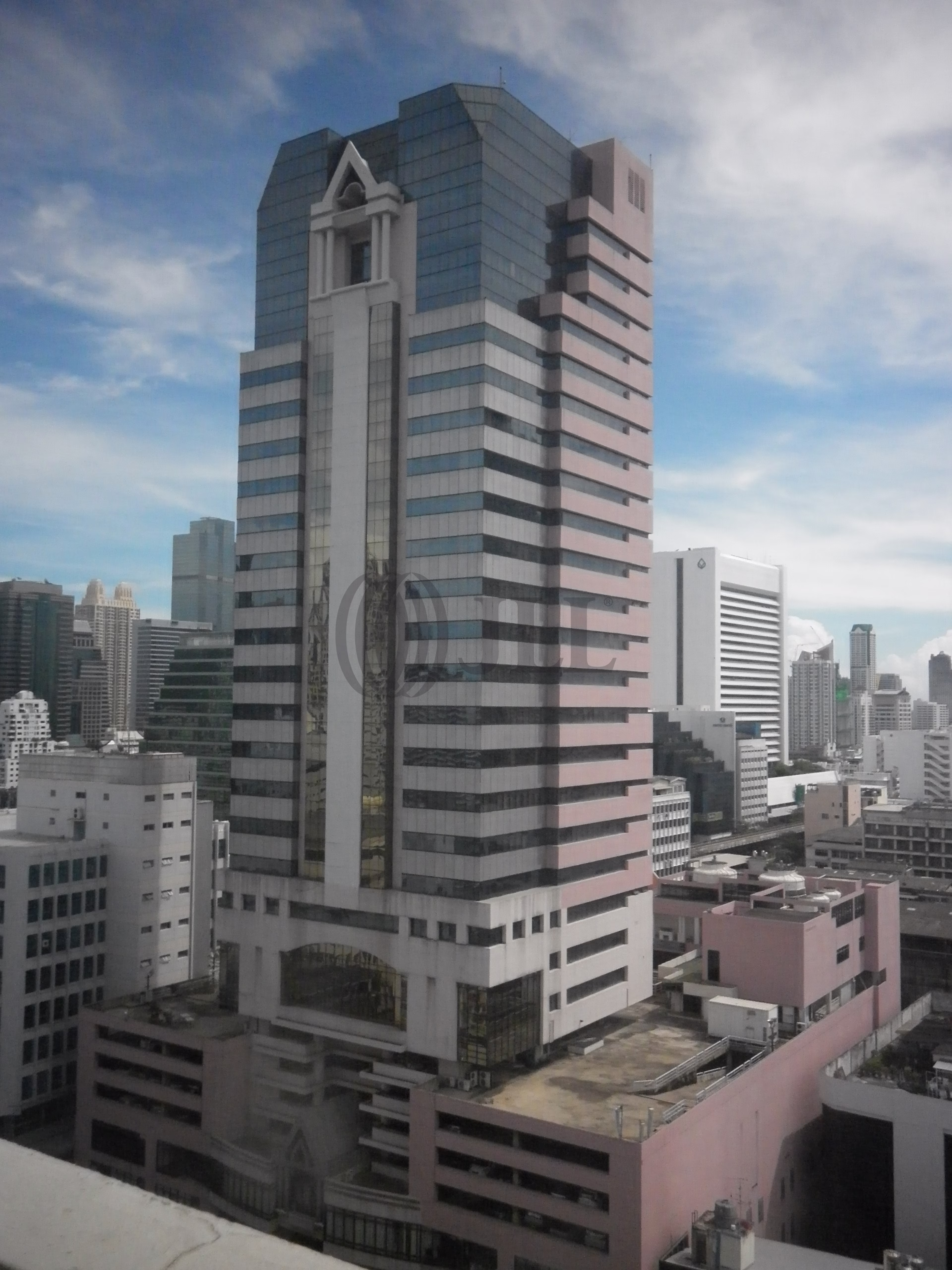 62, Silom Road, Suriya Wong