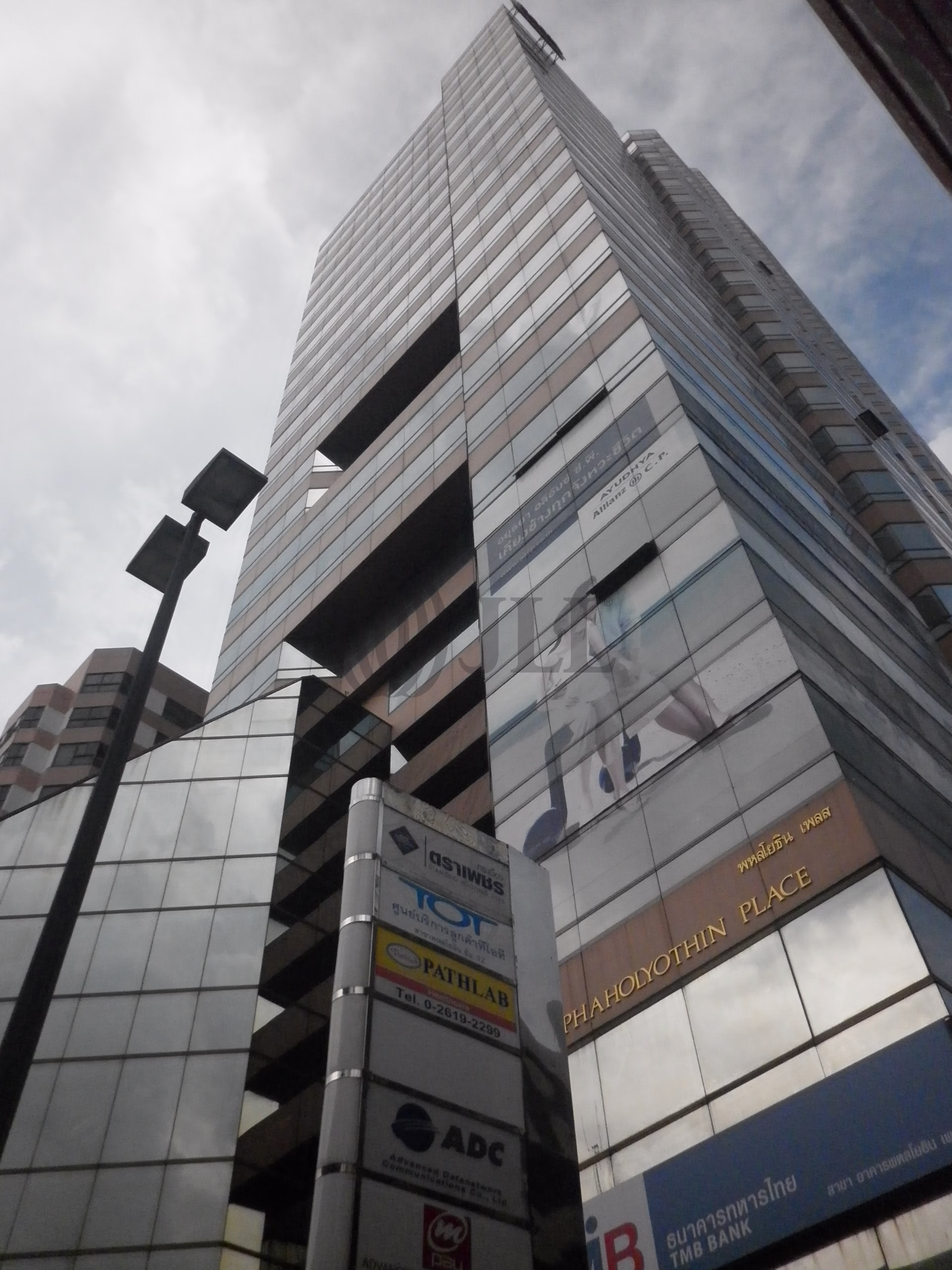 404, Phahonyothin Road, Samsen Nai