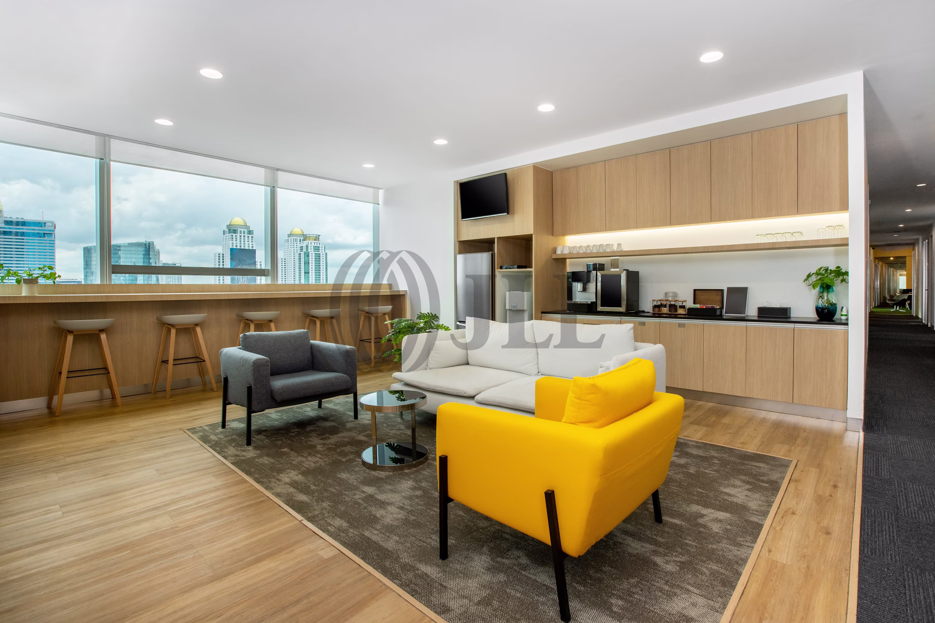 Regus Central Tower, 4,4/5  12th Floor, Central Tower,  Rajdamri Road, Pathumwan, Pathumwan, Bangkok 10330
