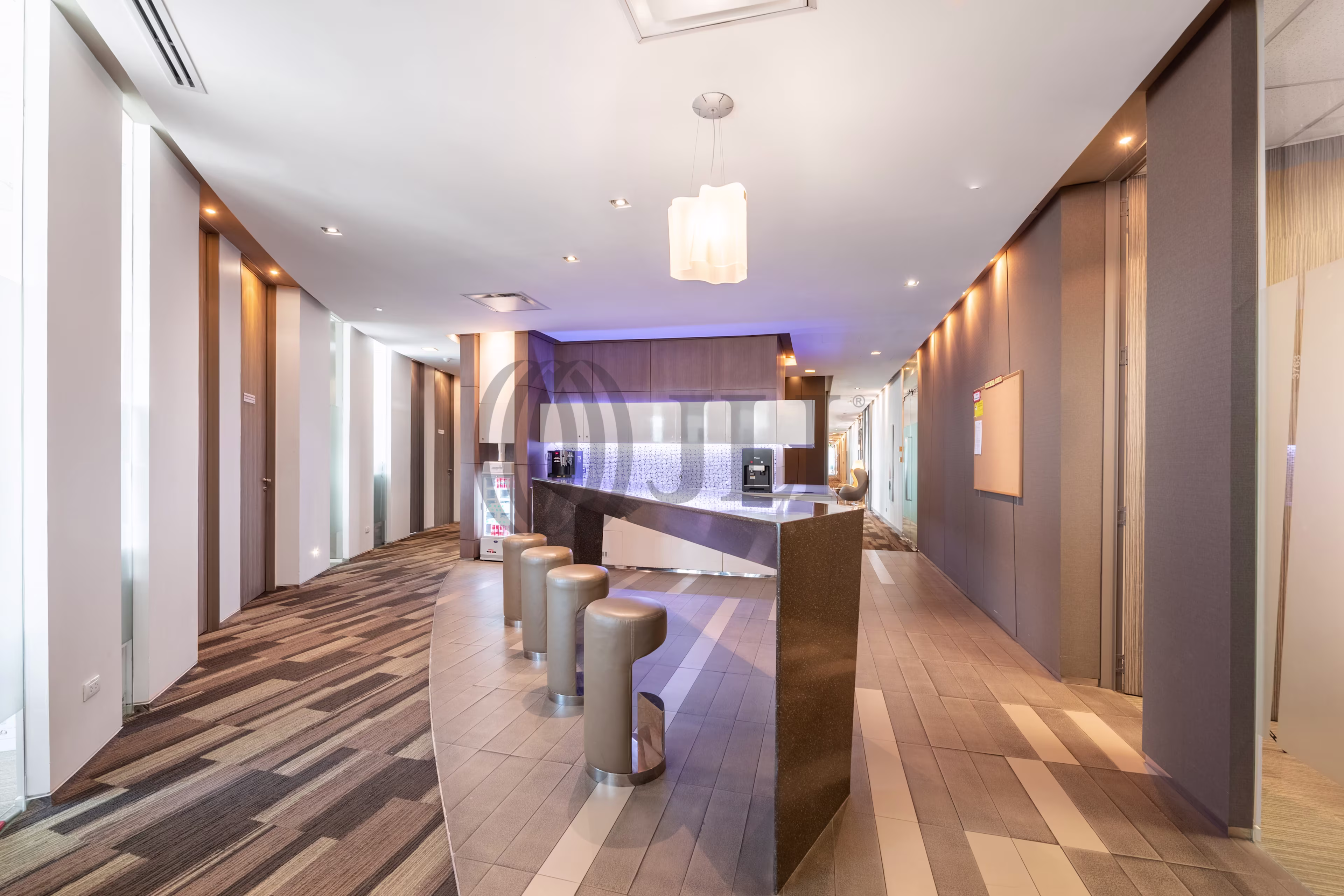 98 North Sathorn Road, 37/F, Silom, Bangrak, Bangkok 10500