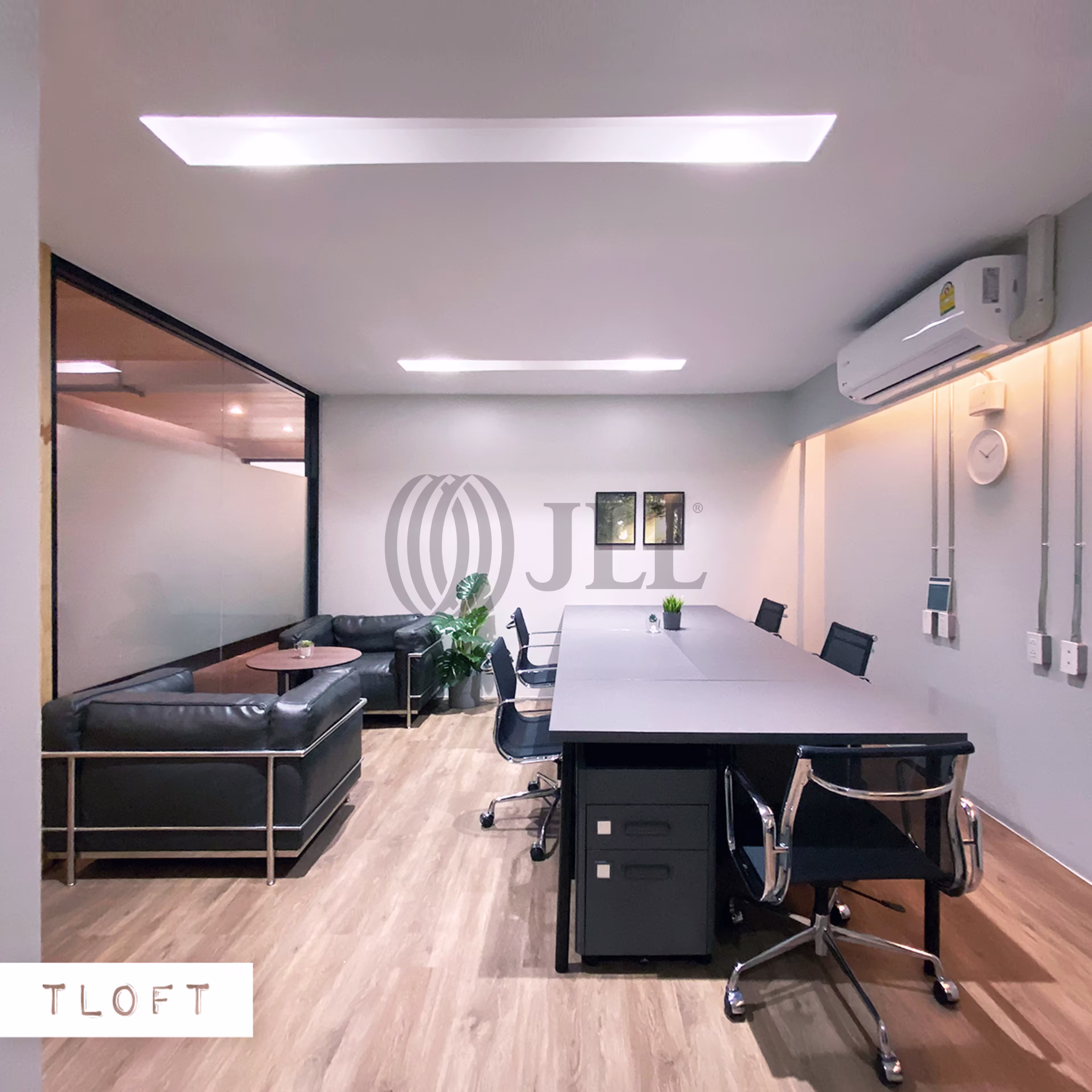 1233 Charoen Krung Road. Suriyawong
