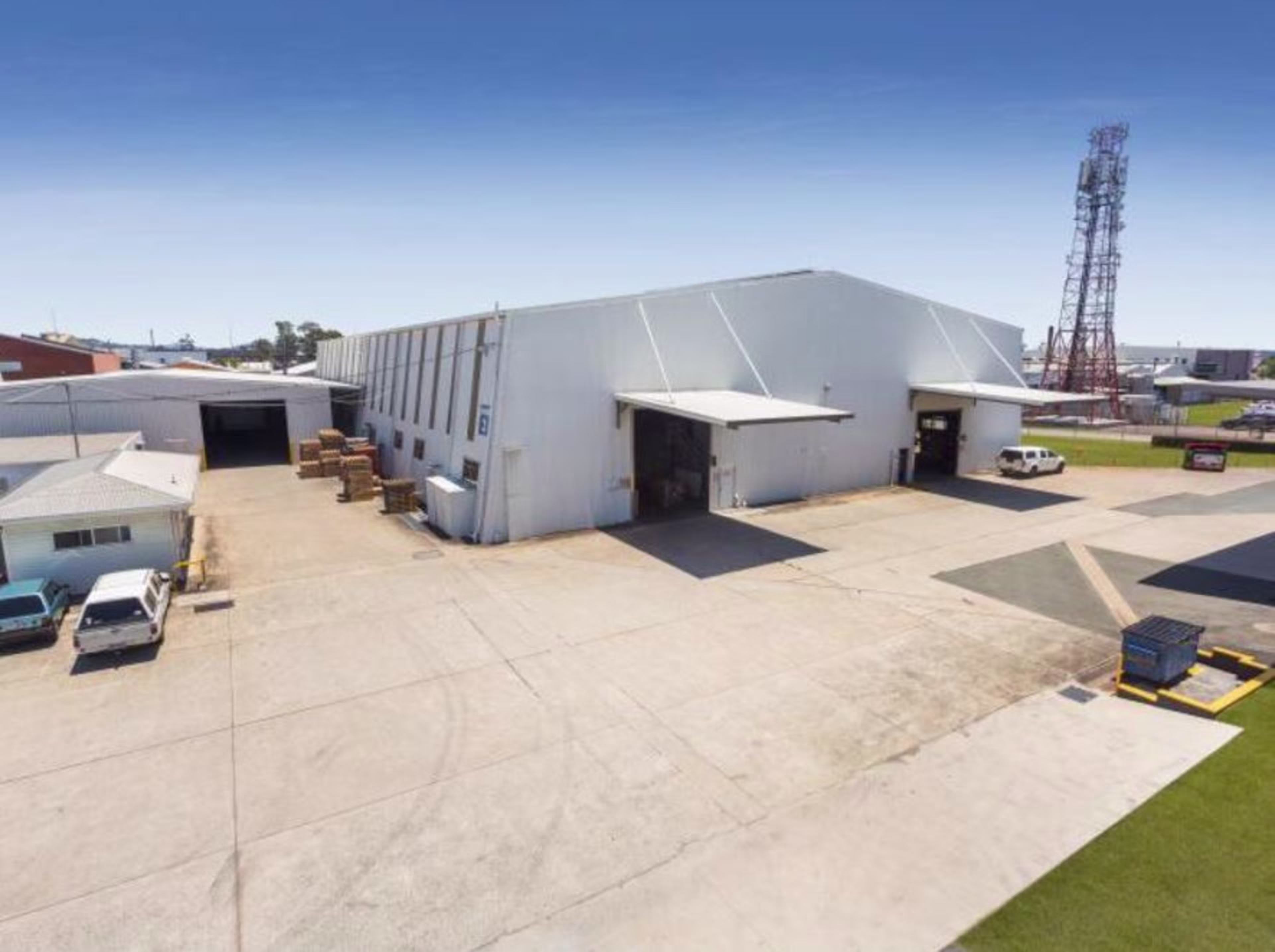 860 Kingsford-smith Drive