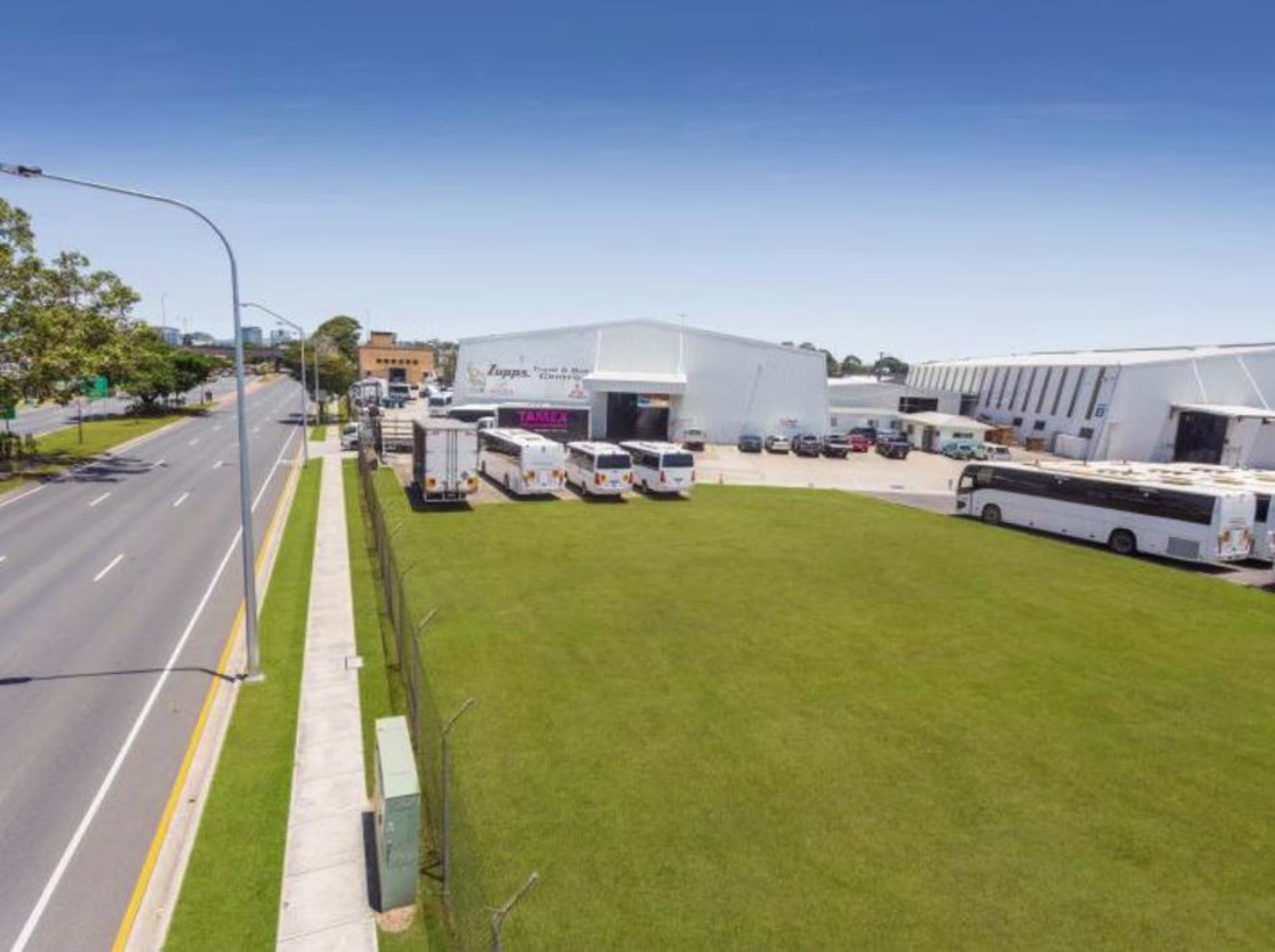 860 Kingsford-smith Drive