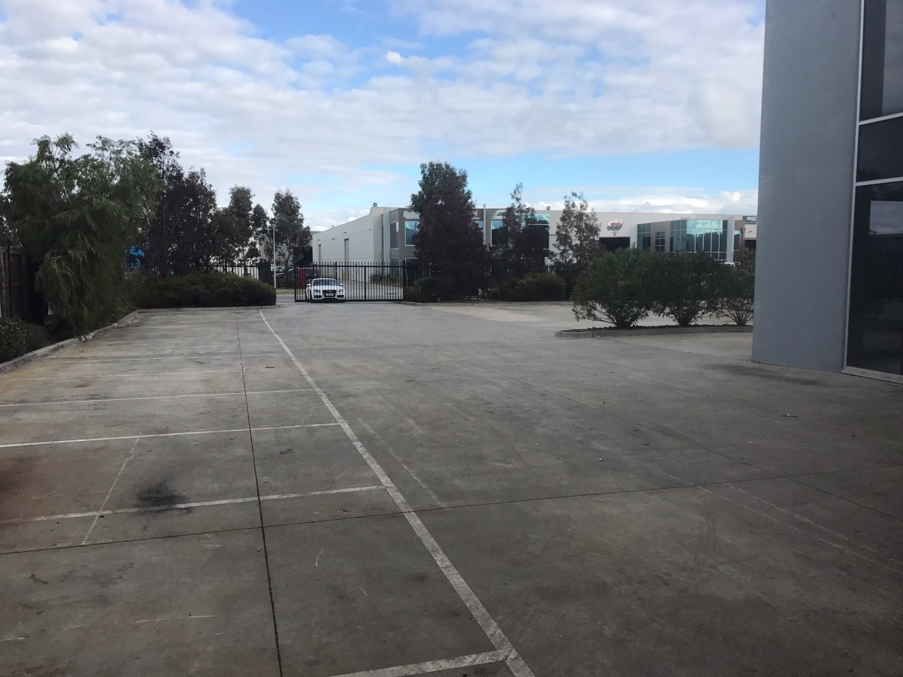 14 Commercial Drive