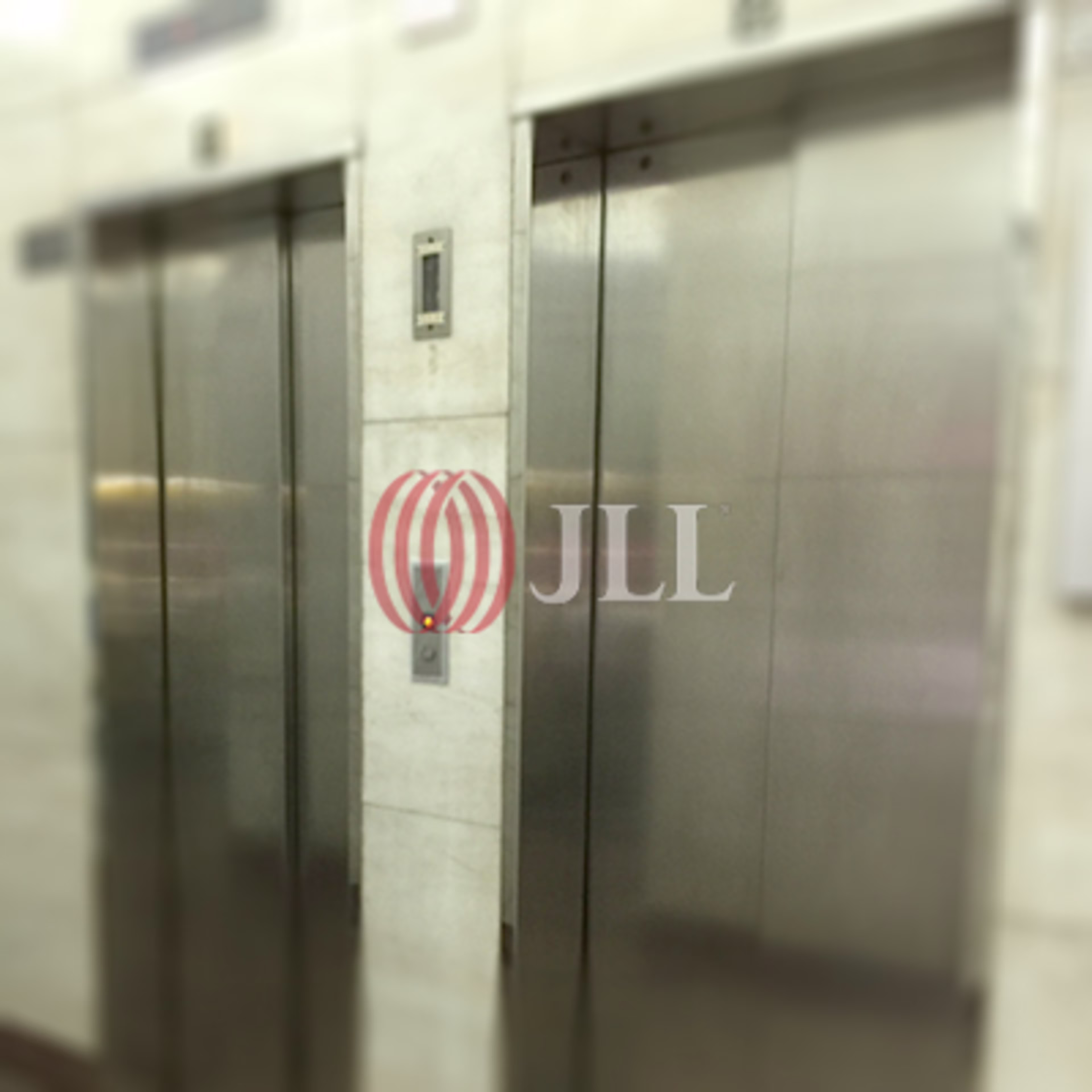 40 Des Voeux Road Central