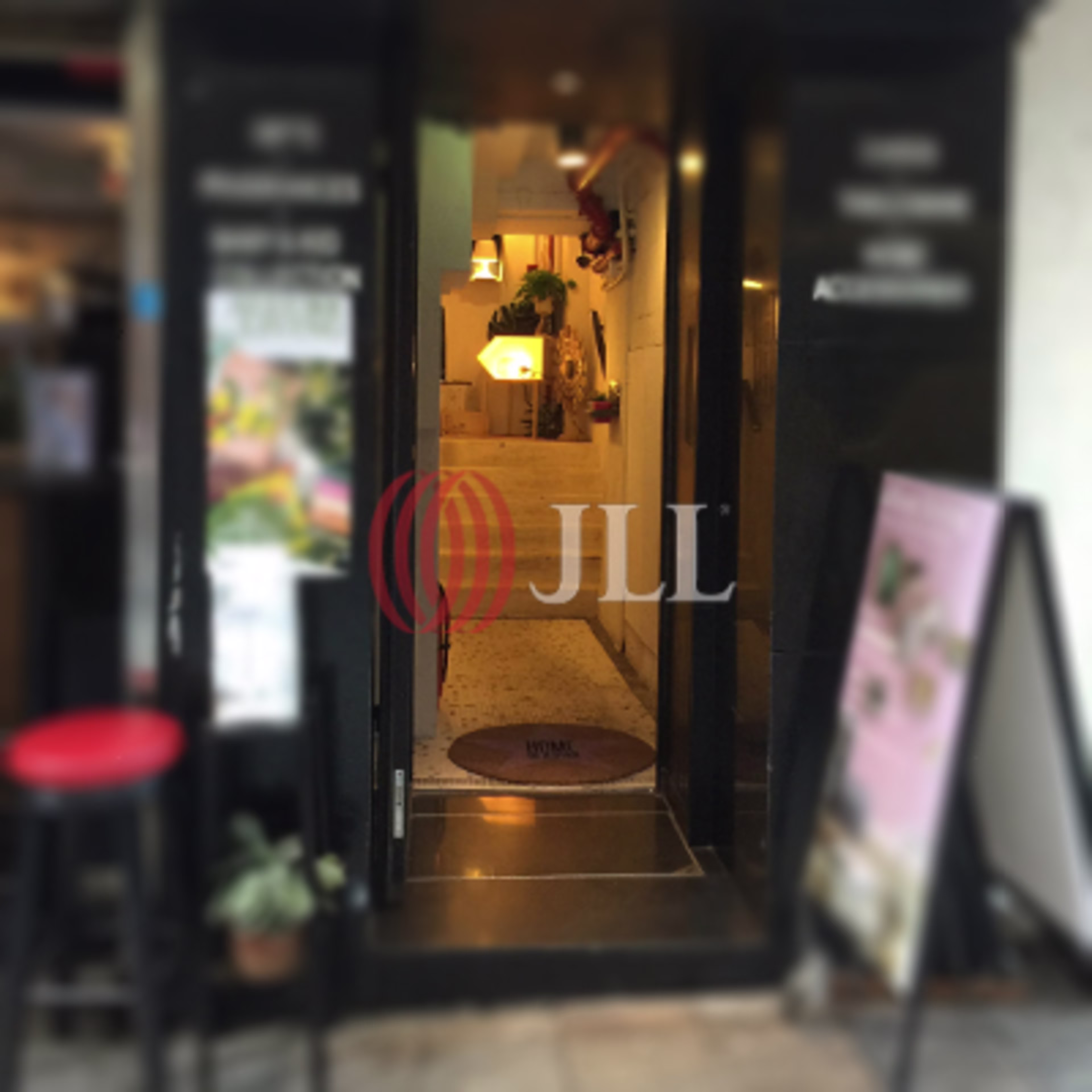54 D'Aguilar Street