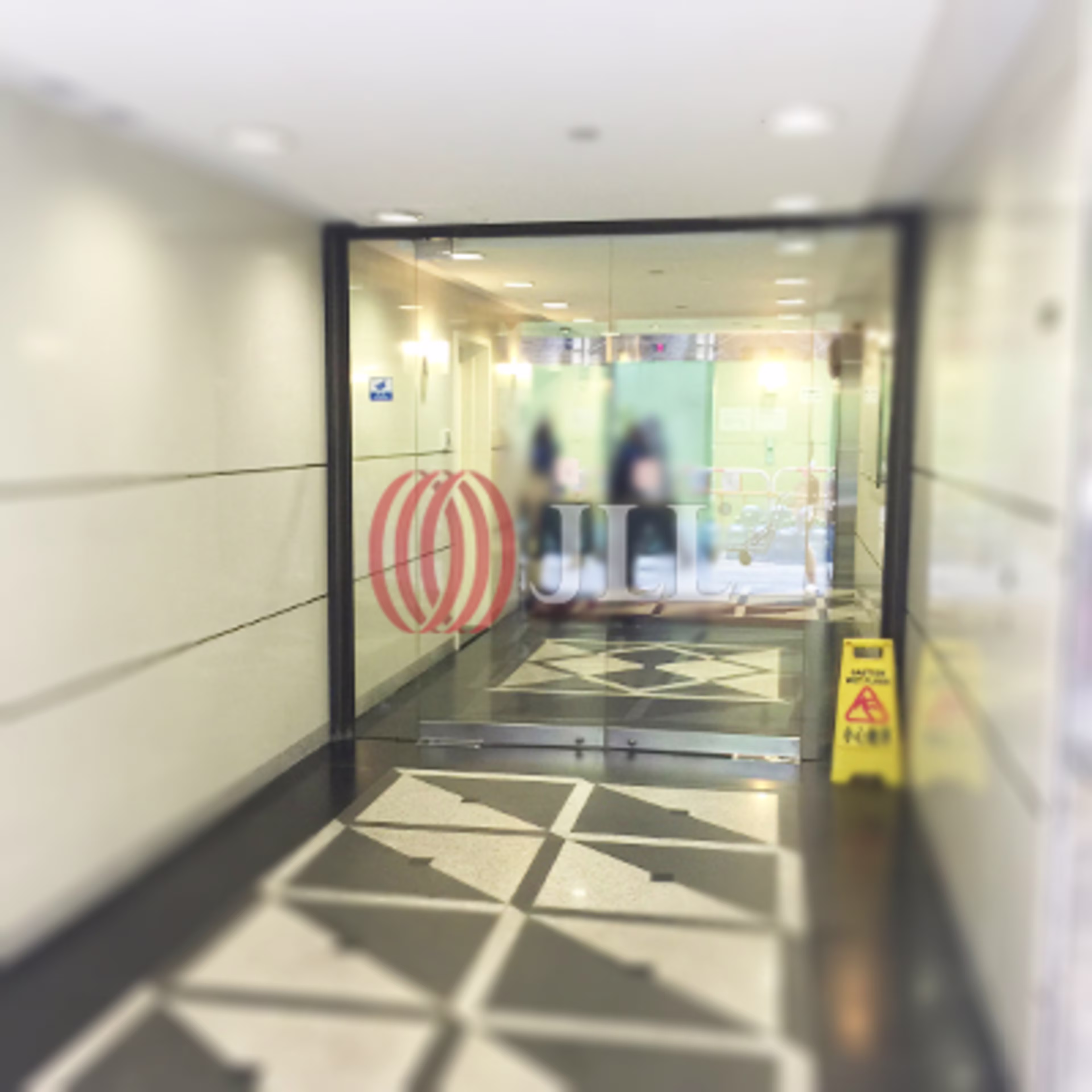 28 Des Voeux Road Central