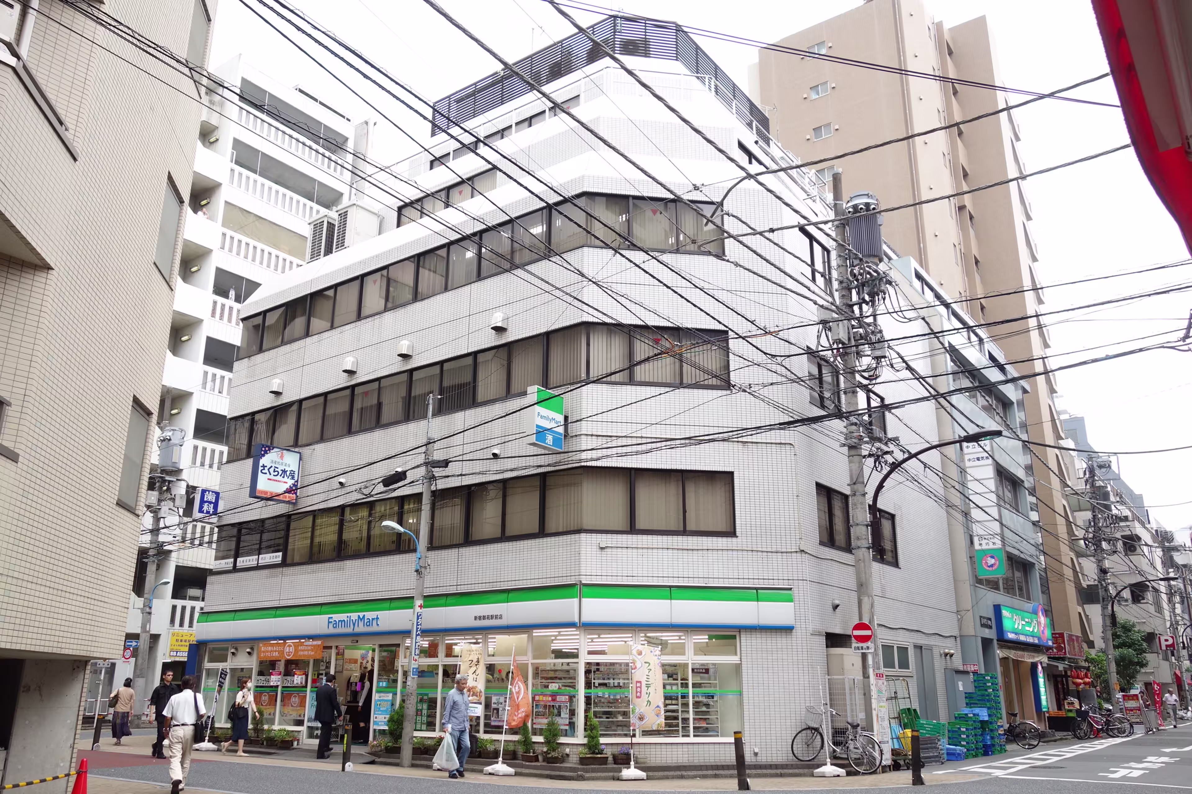 新宿1-13-1