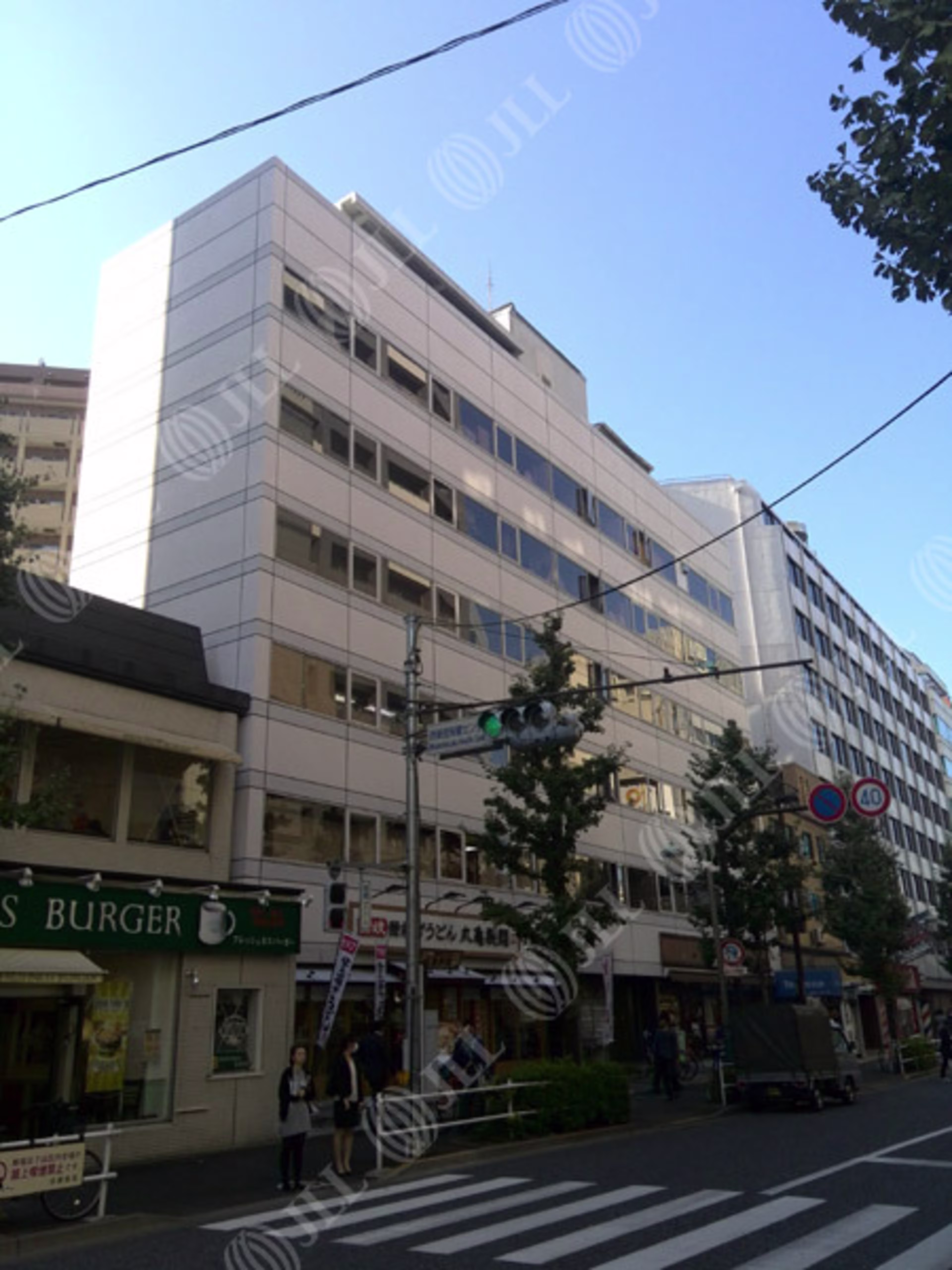 西新宿7-7-33
