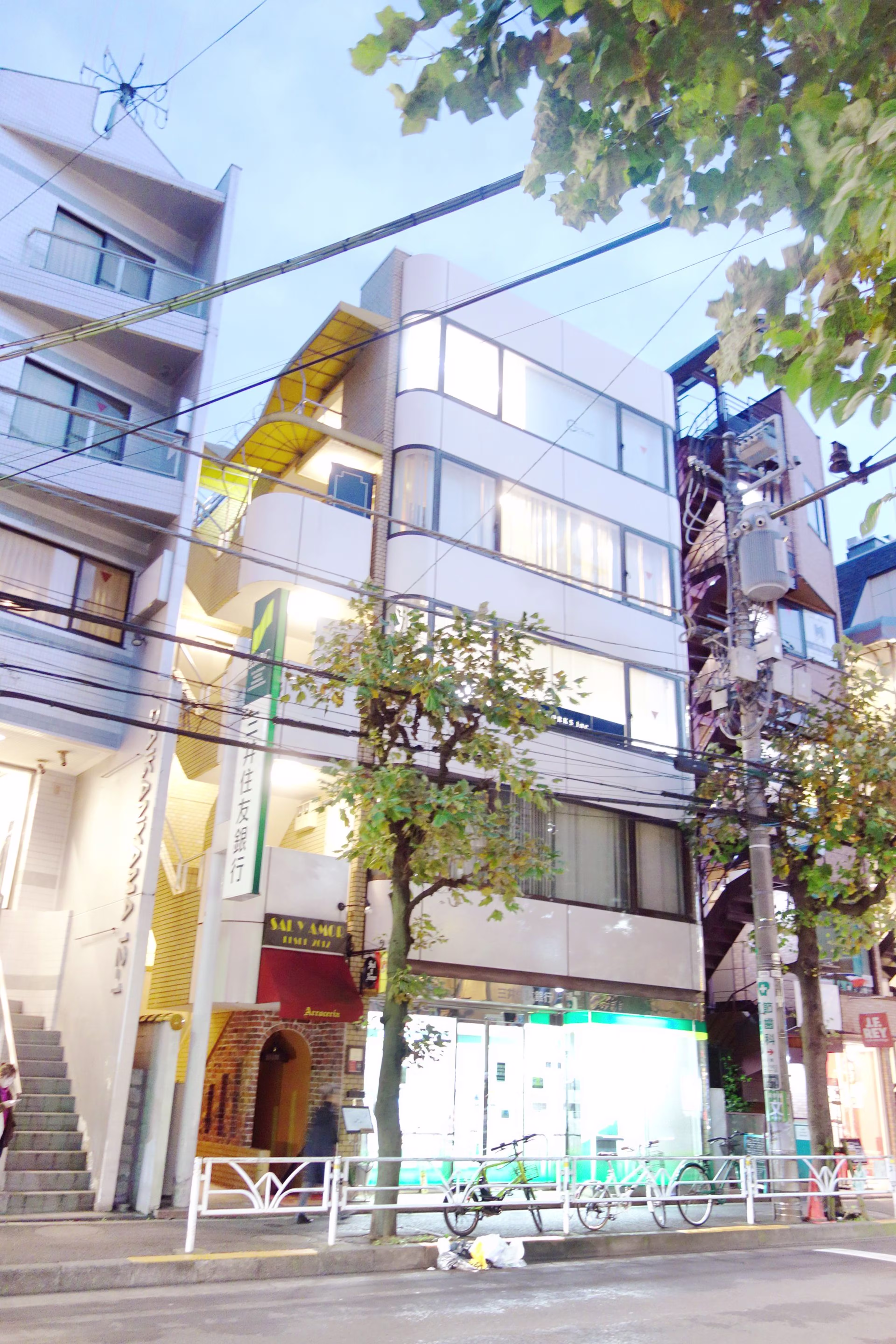 代官山町12-19