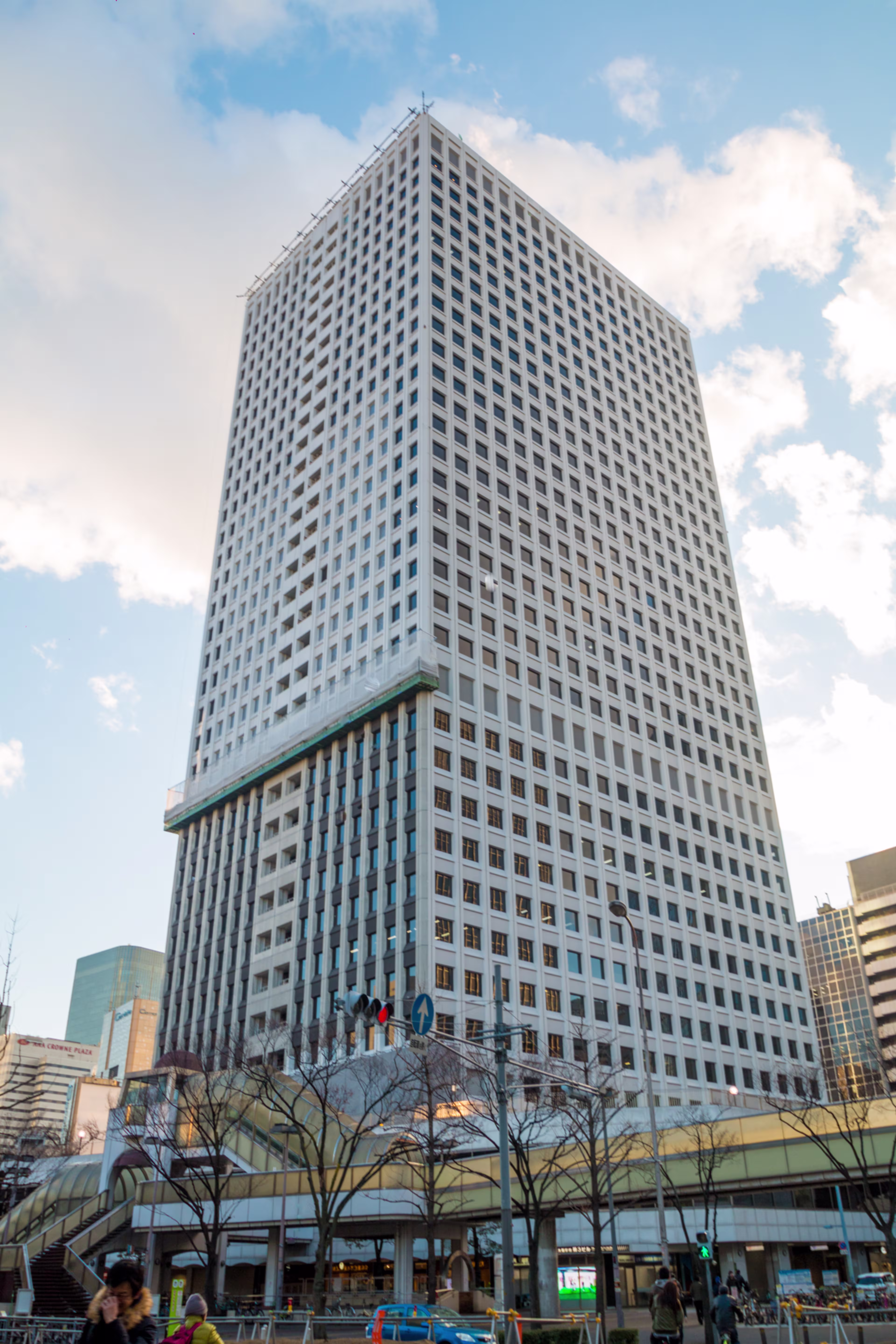 梅田1-11-4