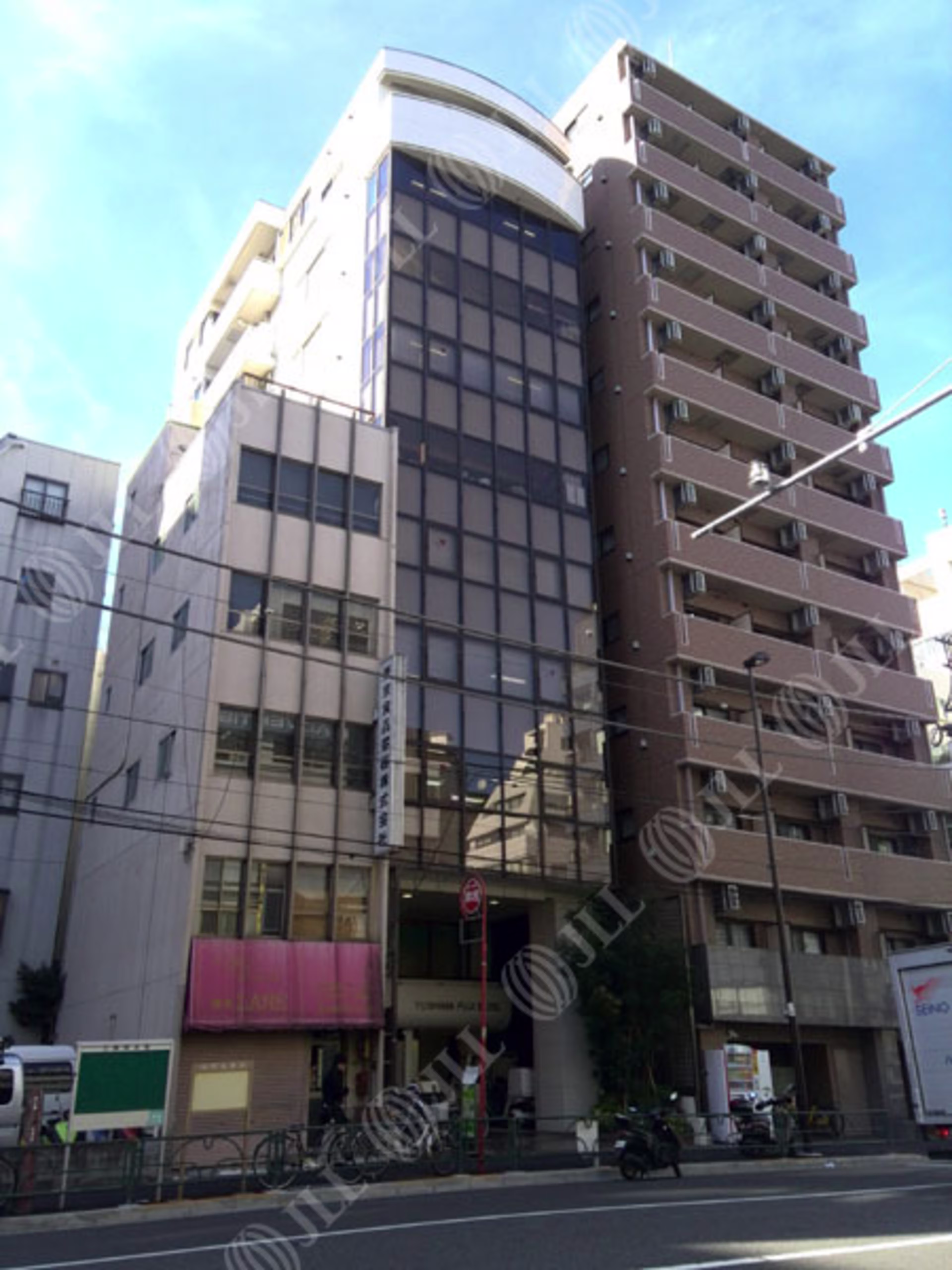 湯島3-13-8