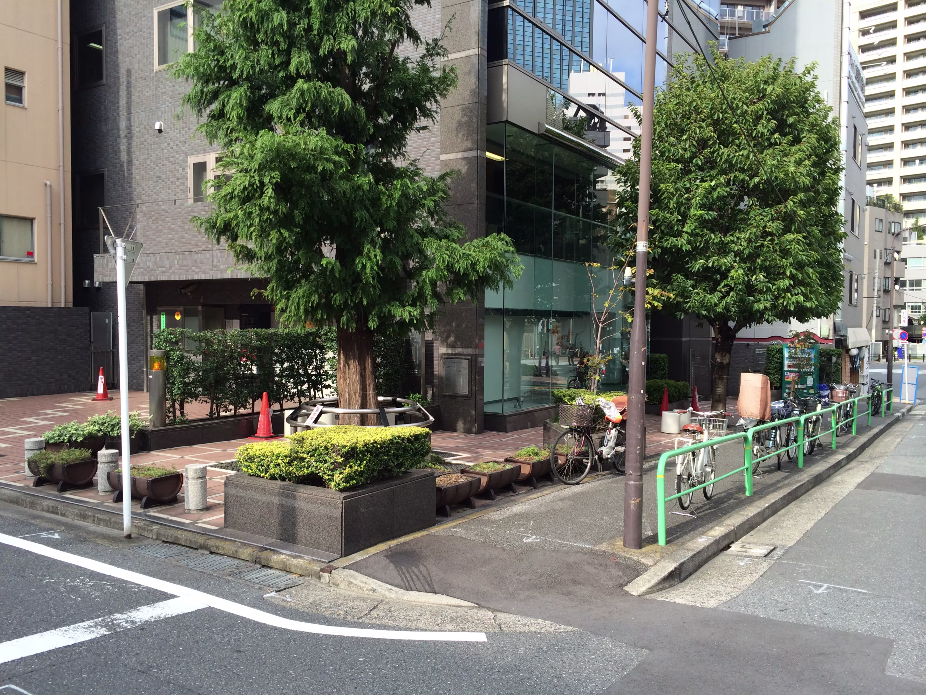 飯田橋1-3-2