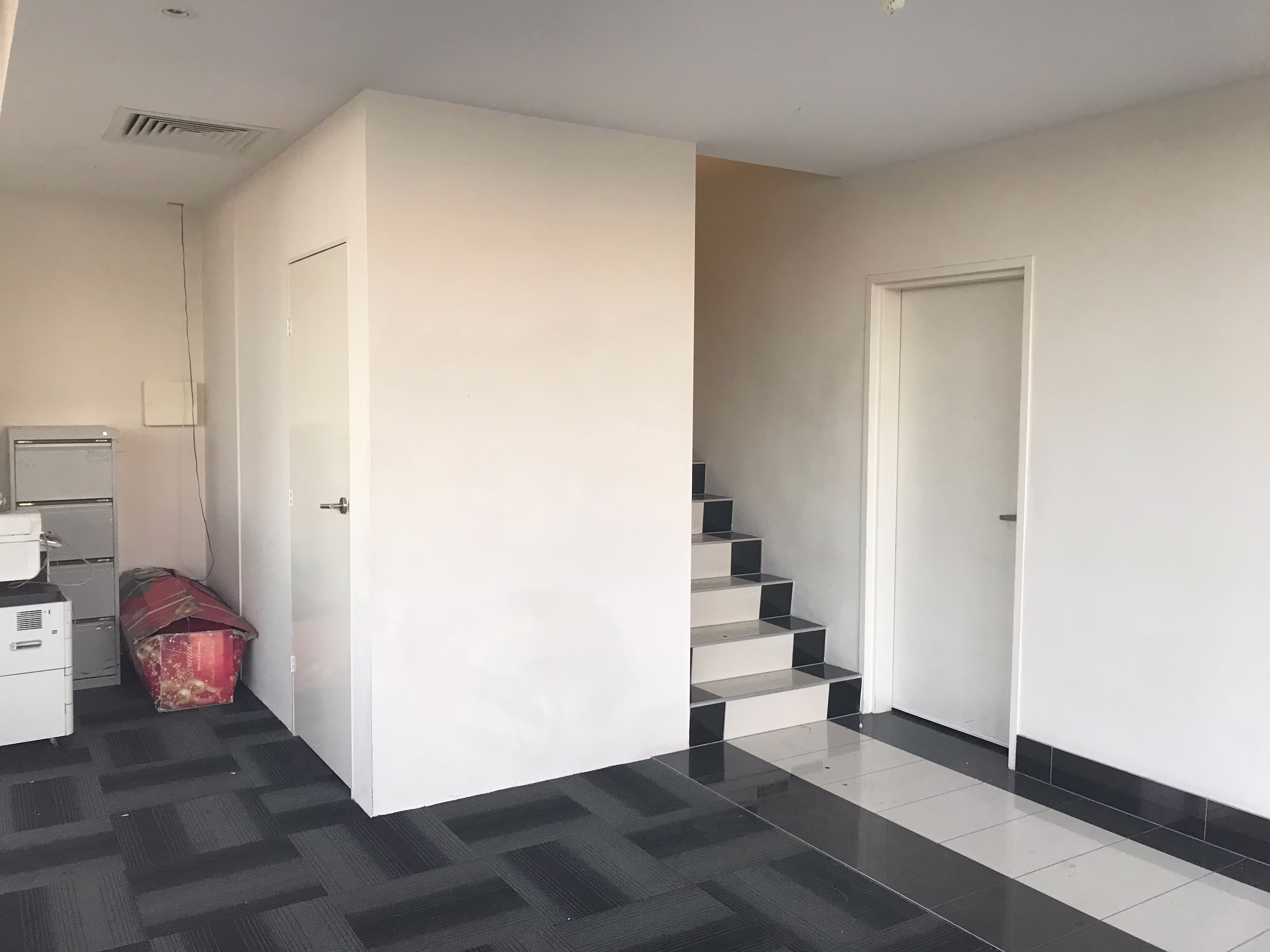 1388 Kingsford Smith Drive