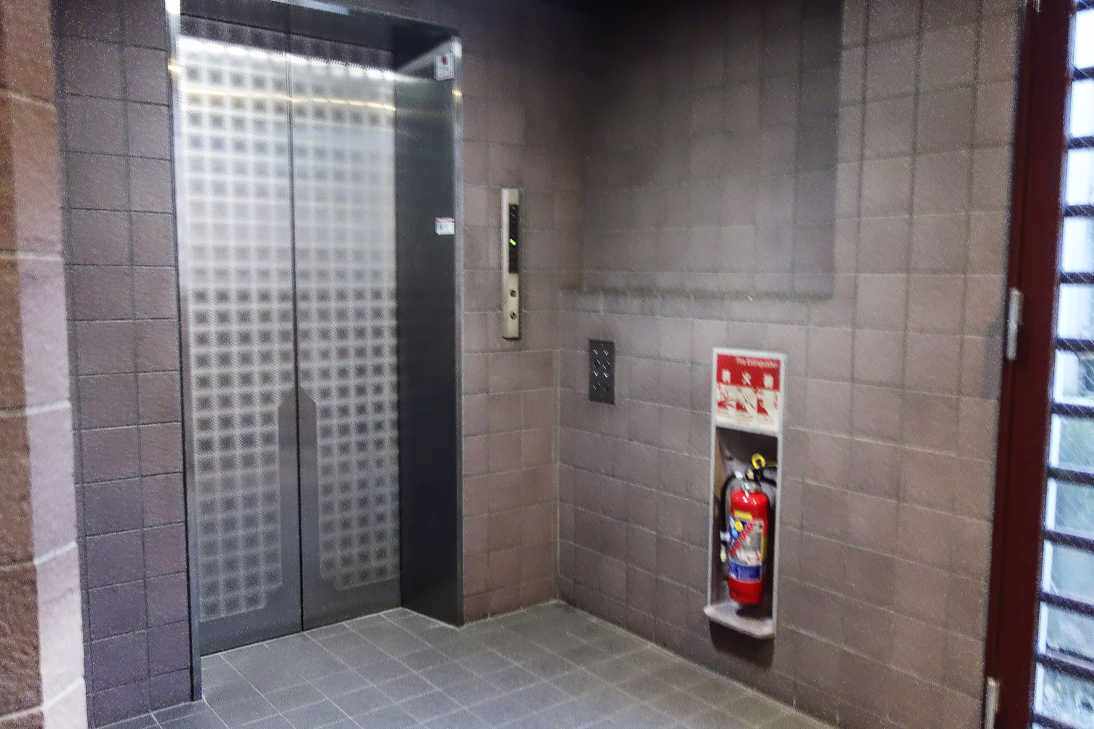 神田三崎町3-3-1
