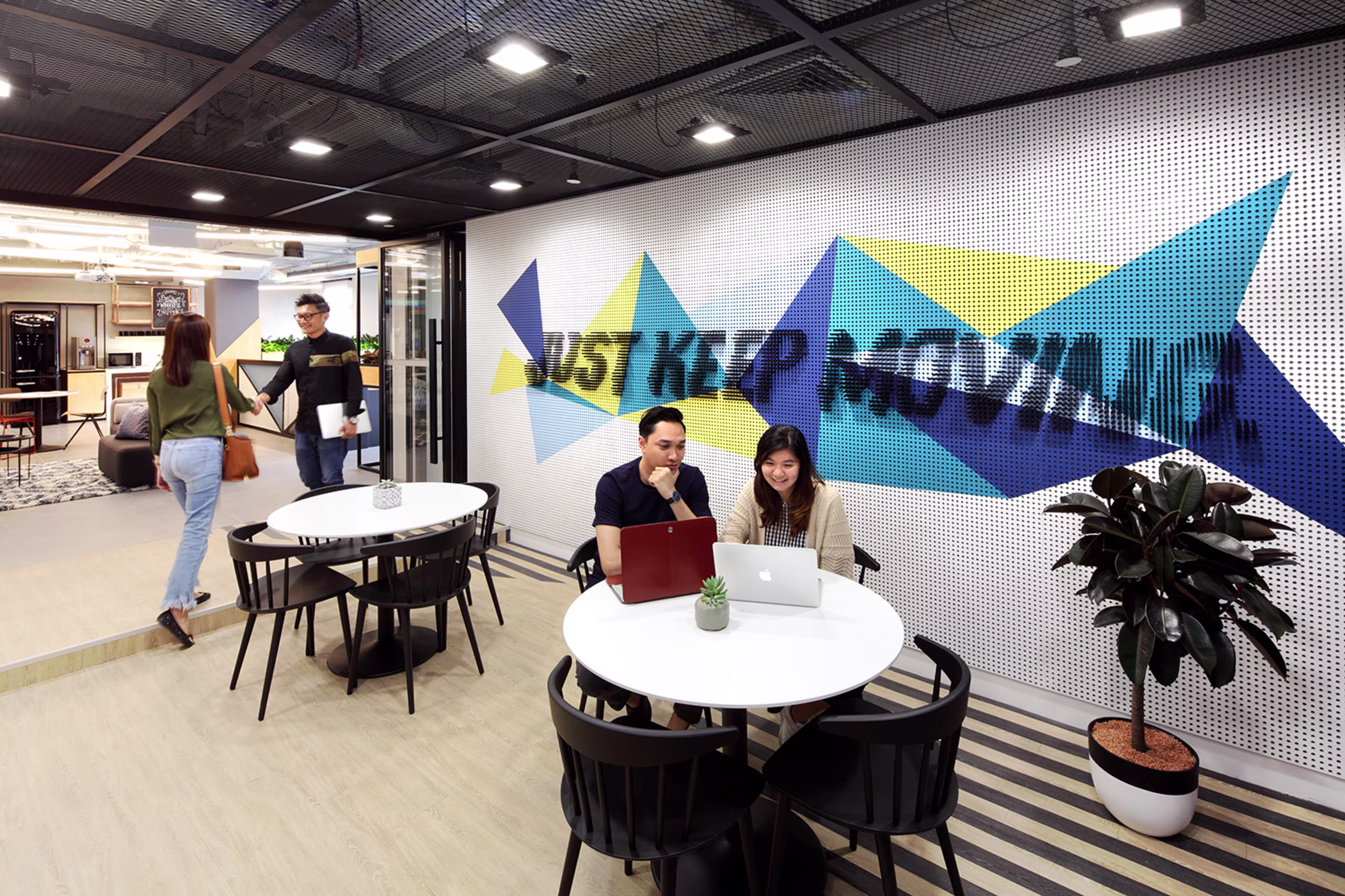 40A Orchard Road, 2nd & 3rd Floor,
Singapore 238838