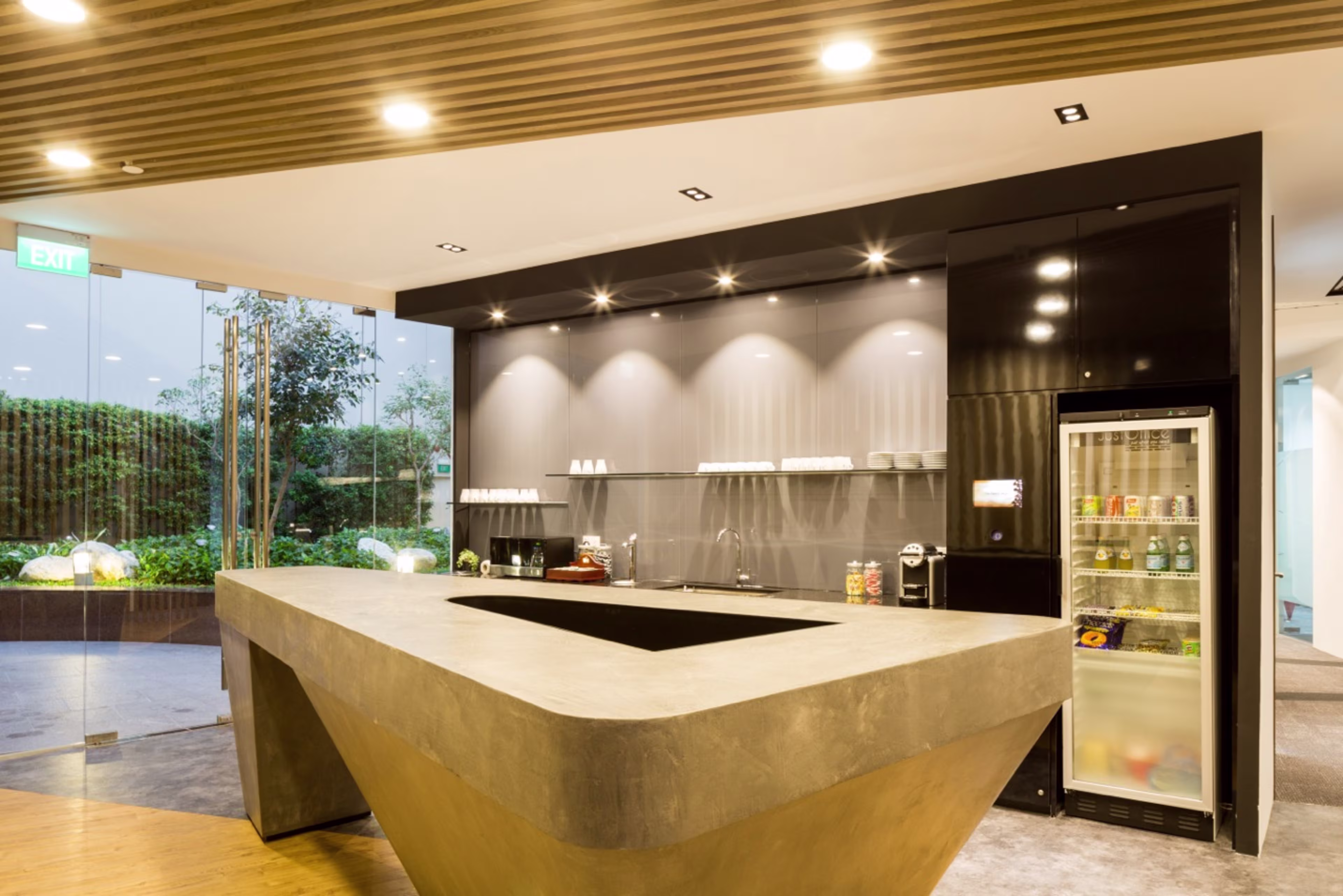 8 Shenton Way
AXA Tower
#50-01
Singapore 068811