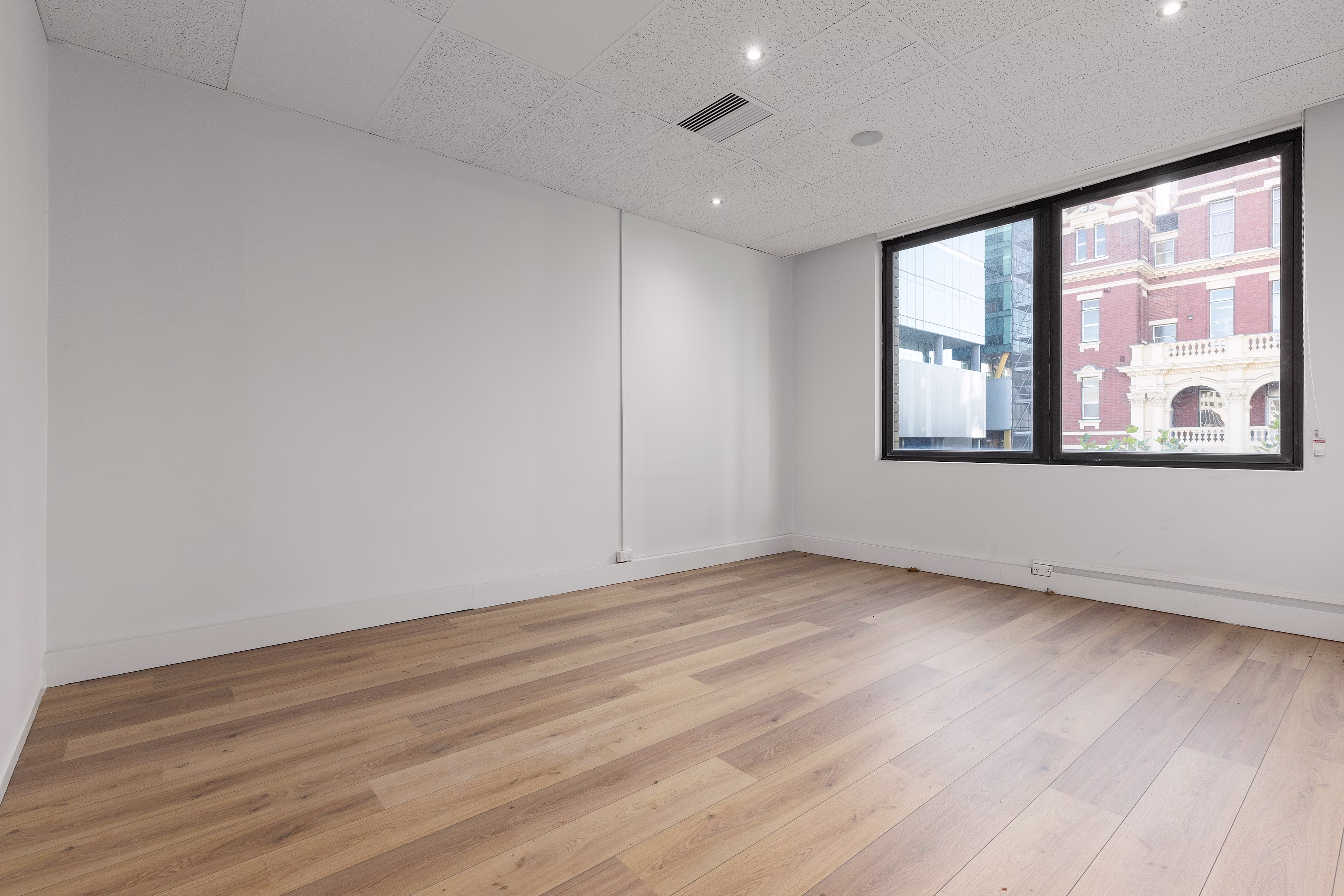 213 Lonsdale Street