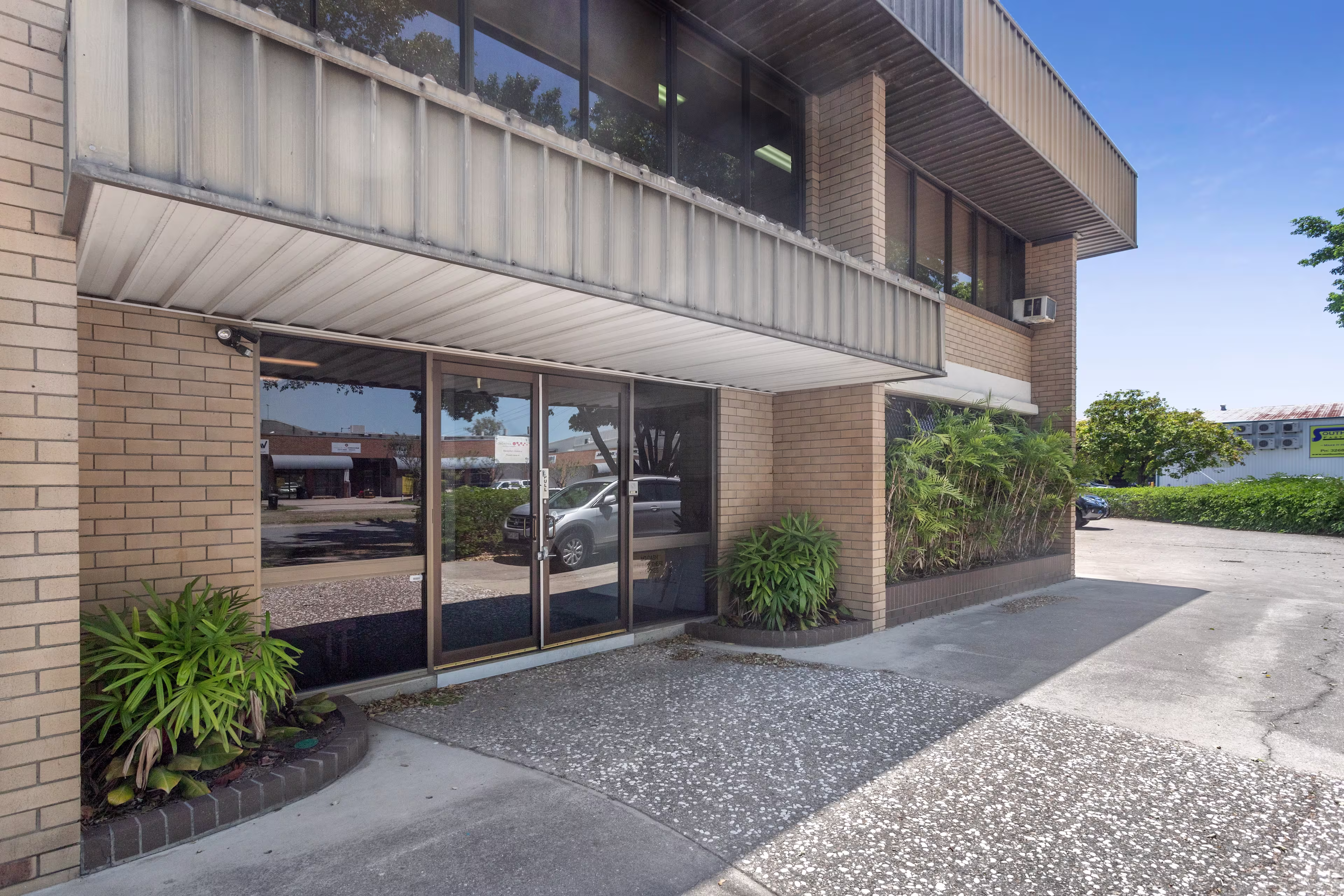 121 Links Avenue