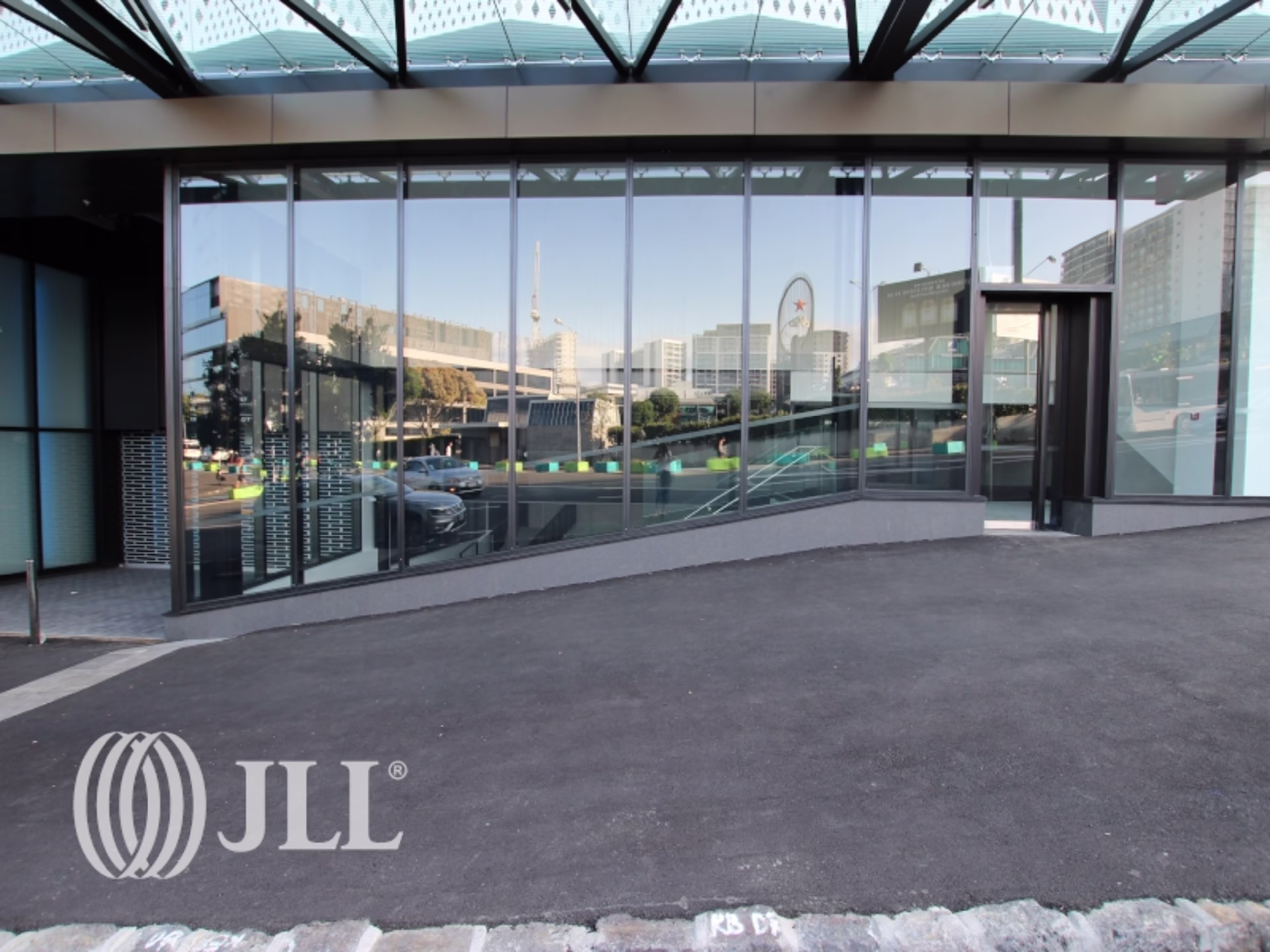 186 Victoria Street W