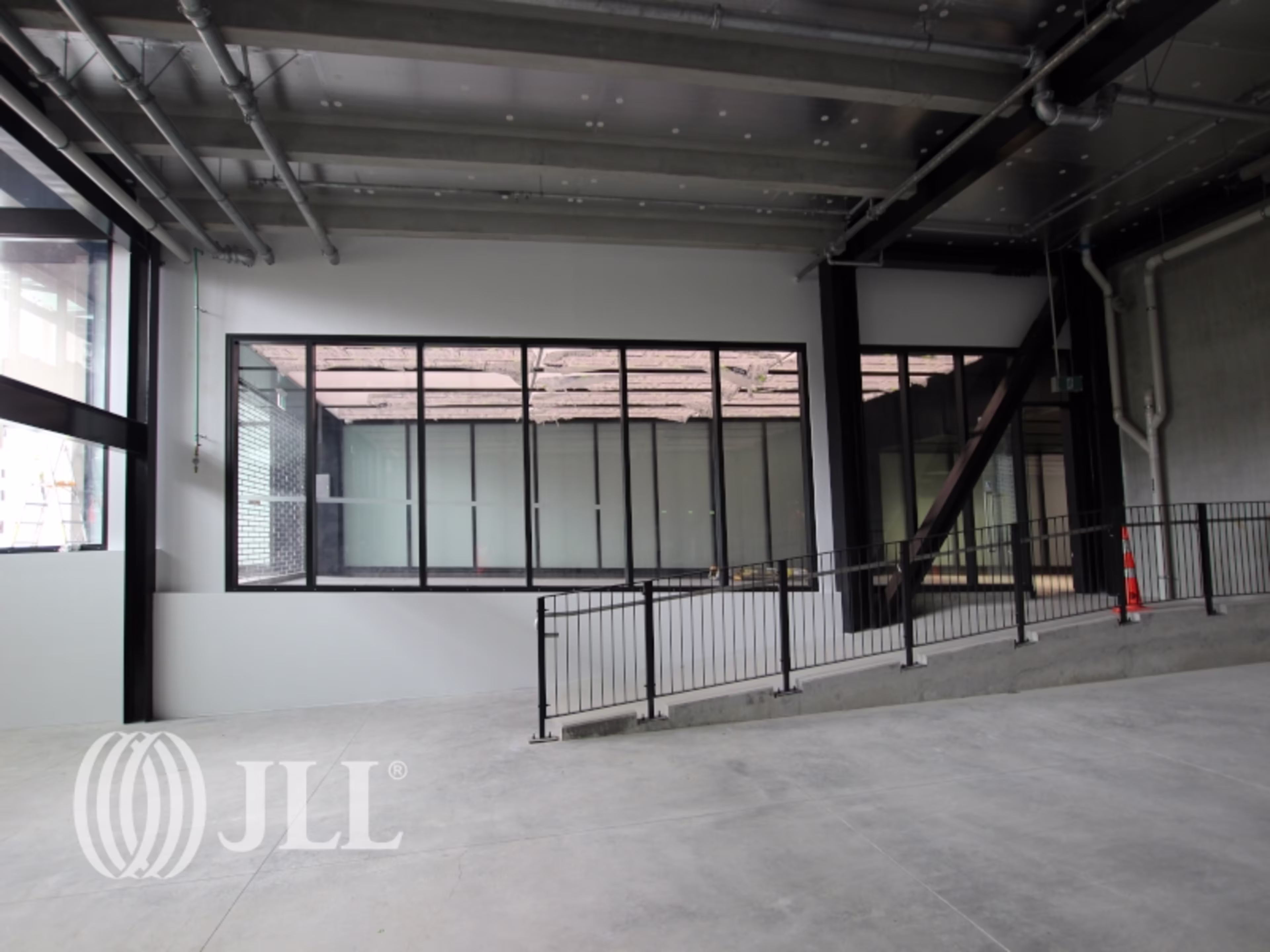 186 Victoria Street W