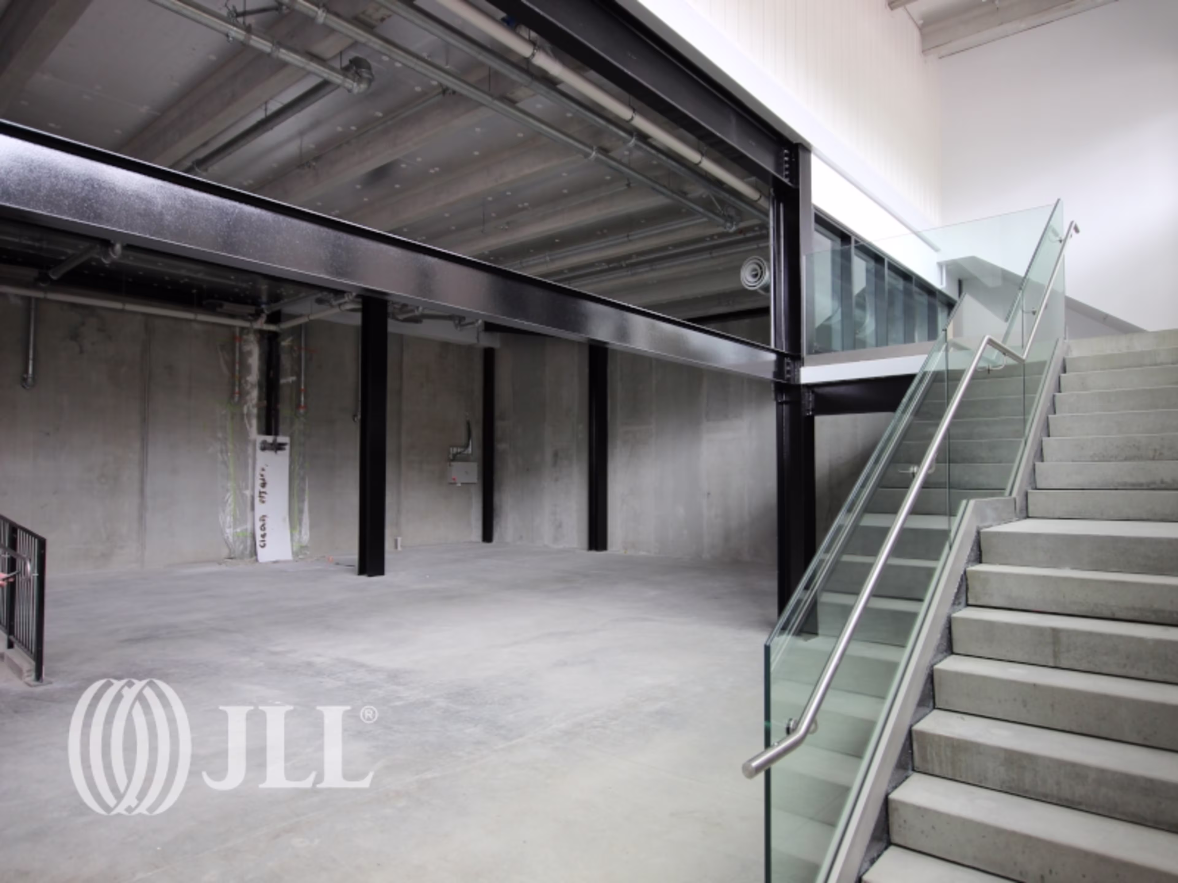 186 Victoria Street W