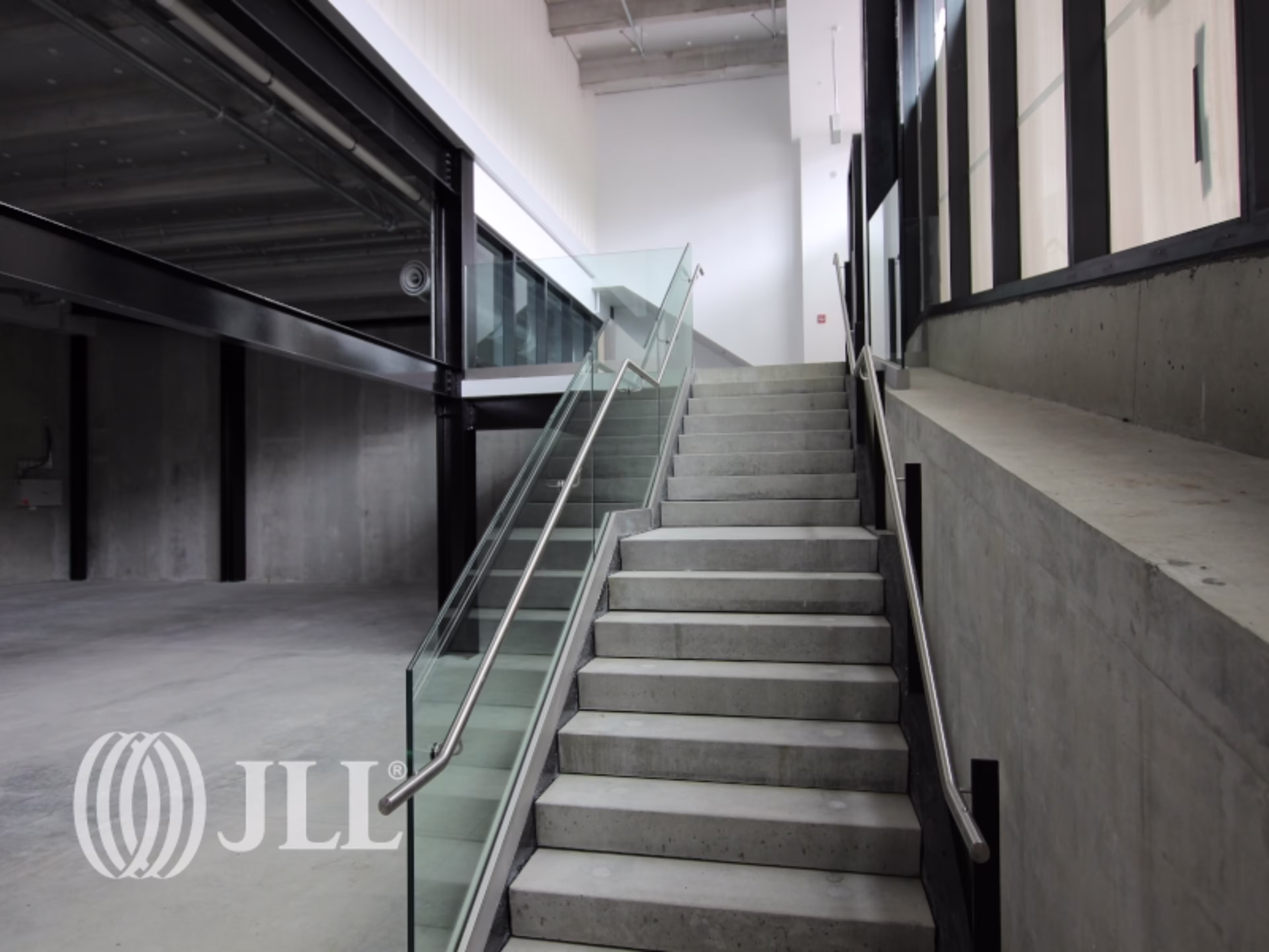 186 Victoria Street W