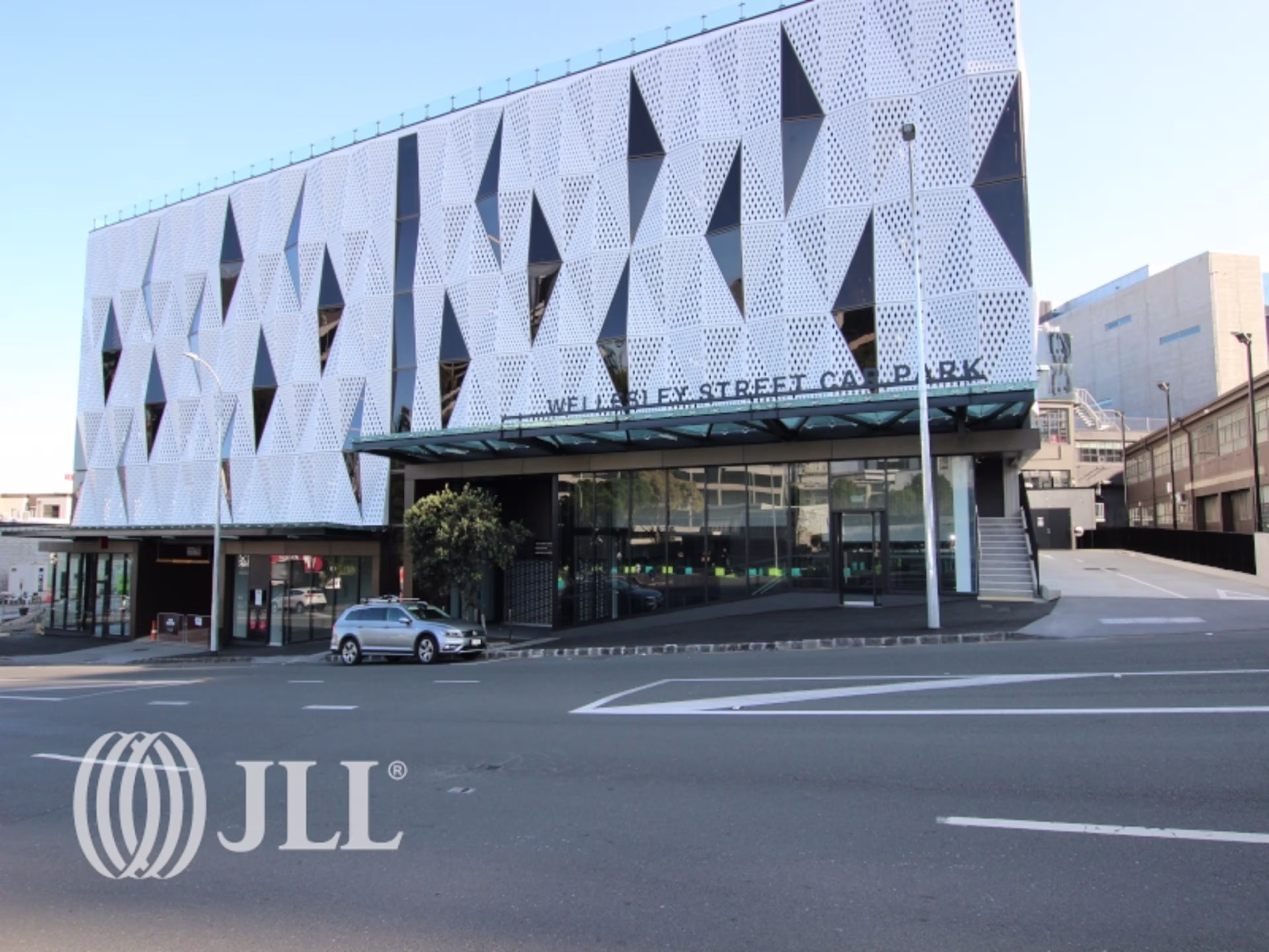 186 Victoria Street W