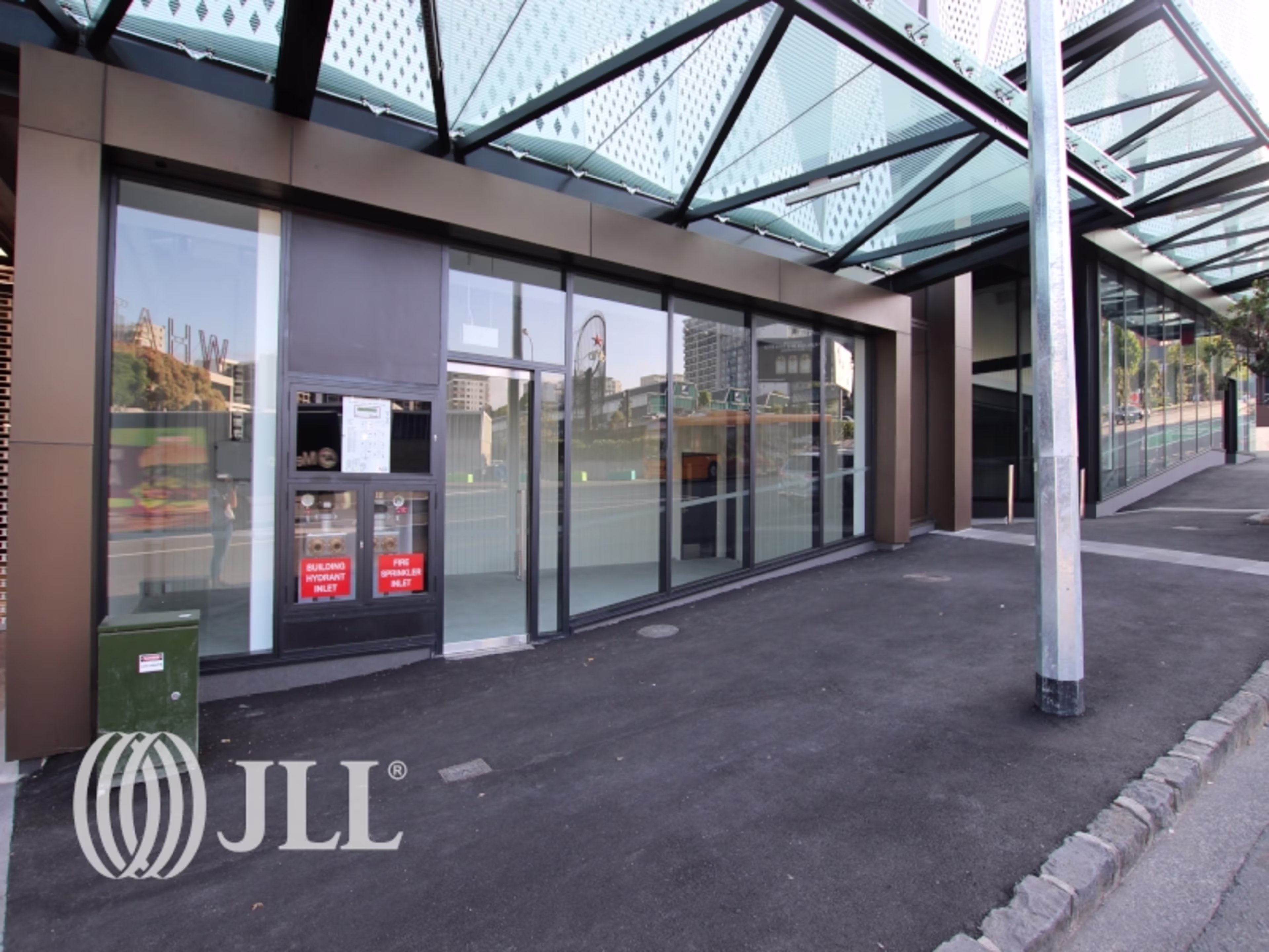 186 Victoria Street W