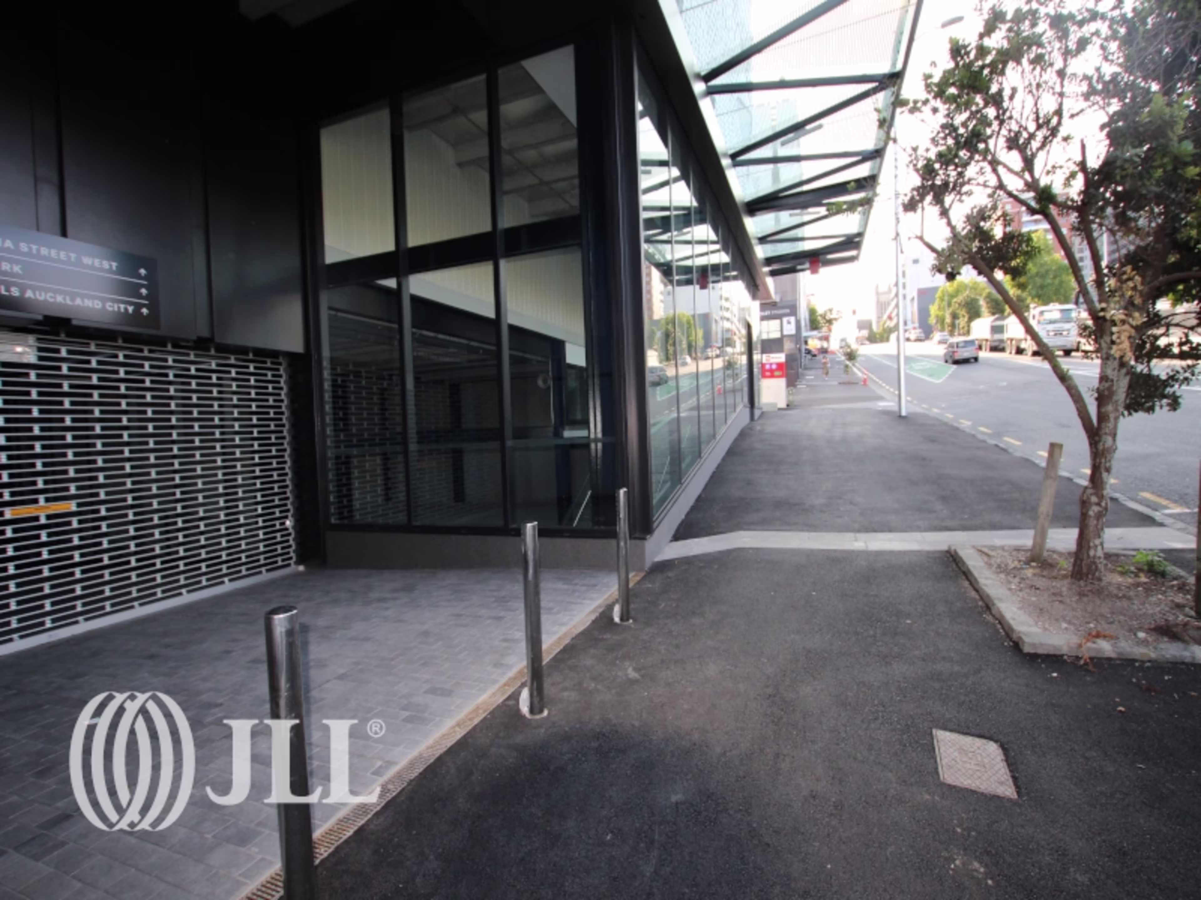 186 Victoria Street W