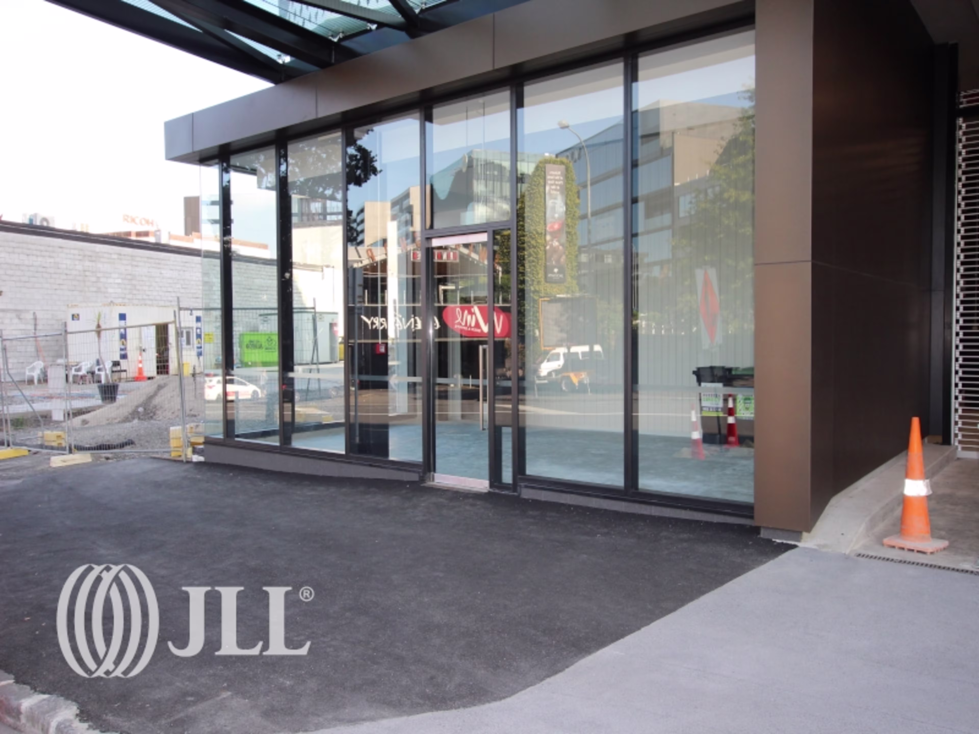 186 Victoria Street W