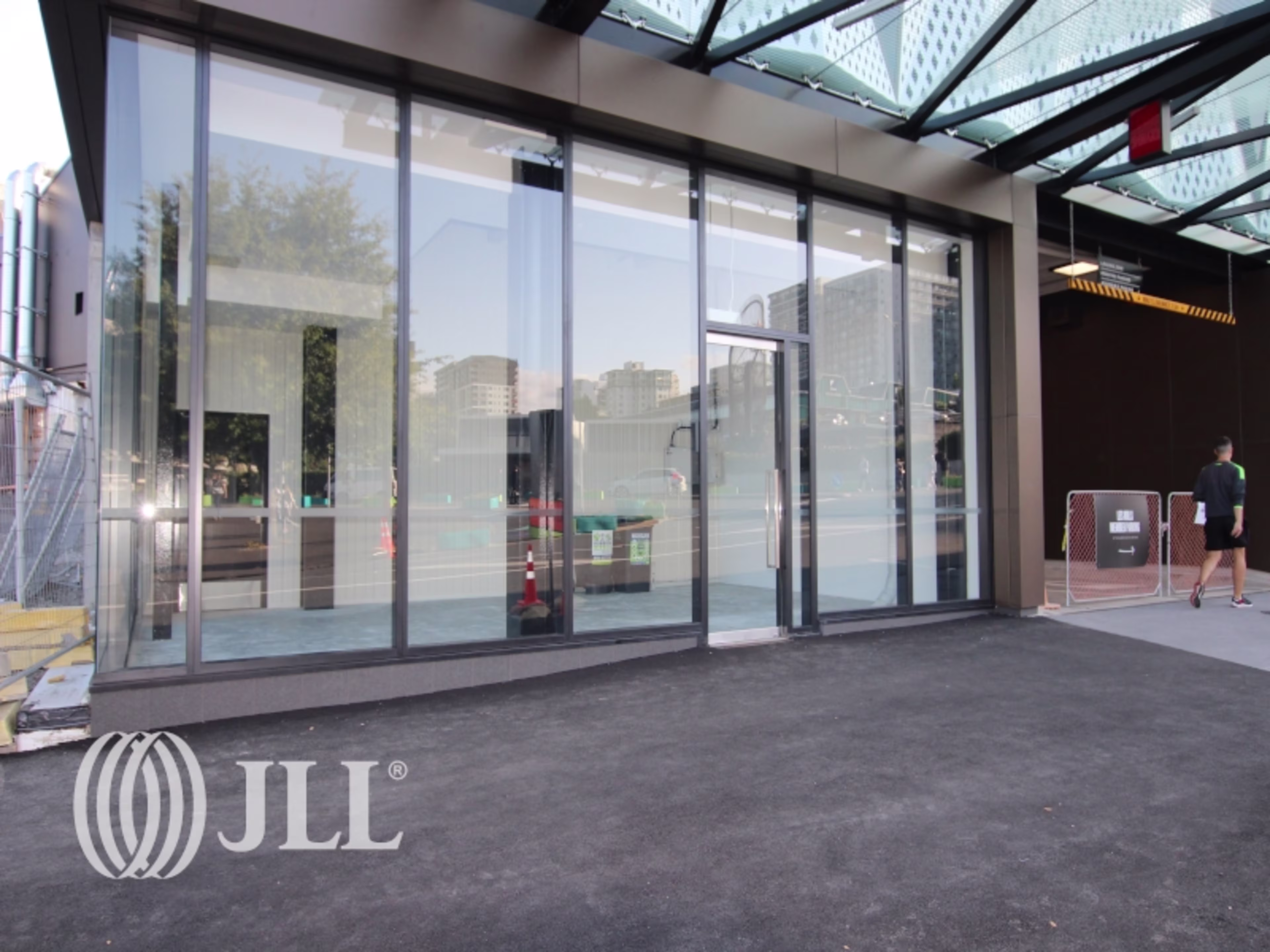 186 Victoria Street W