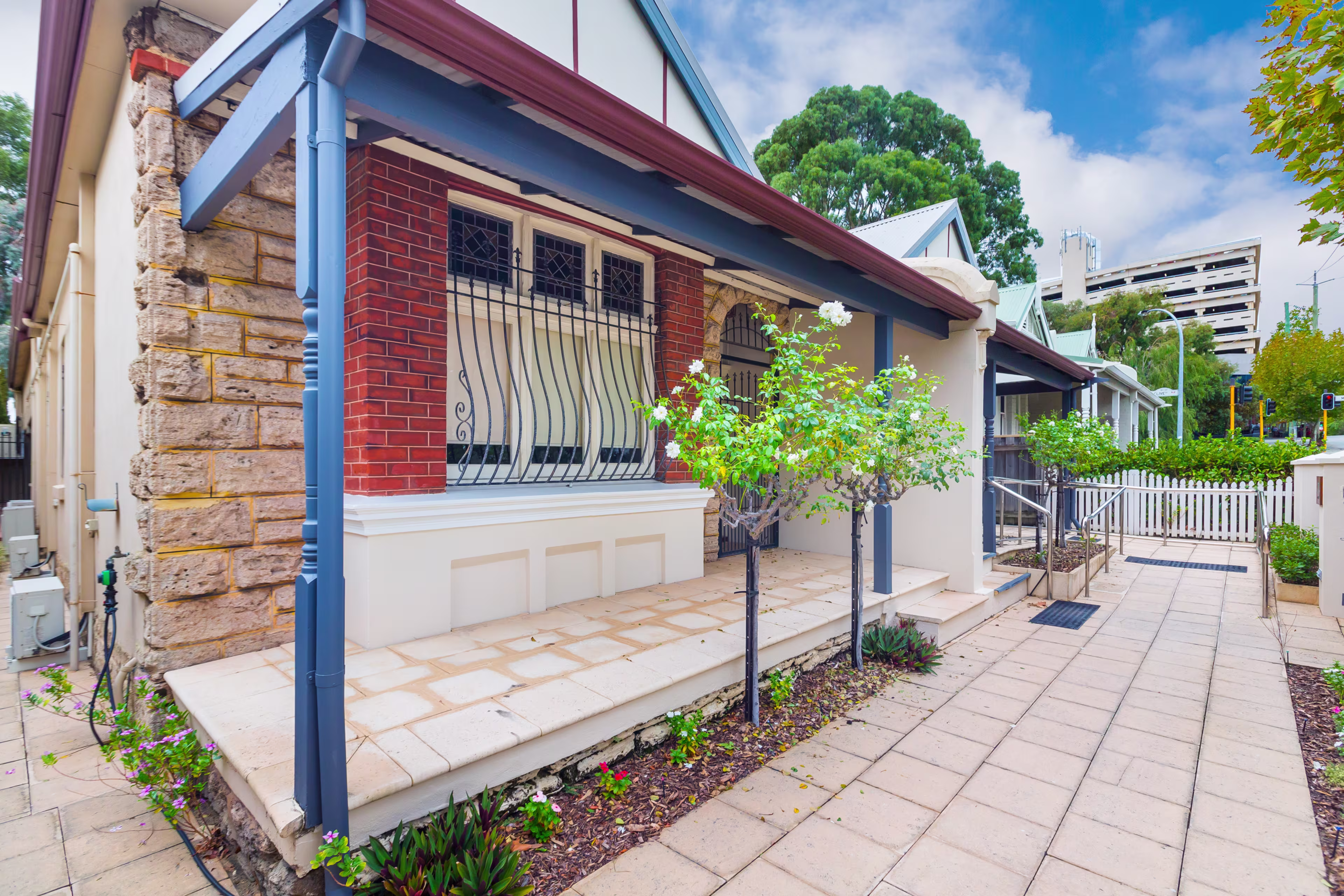 96 Outram Street