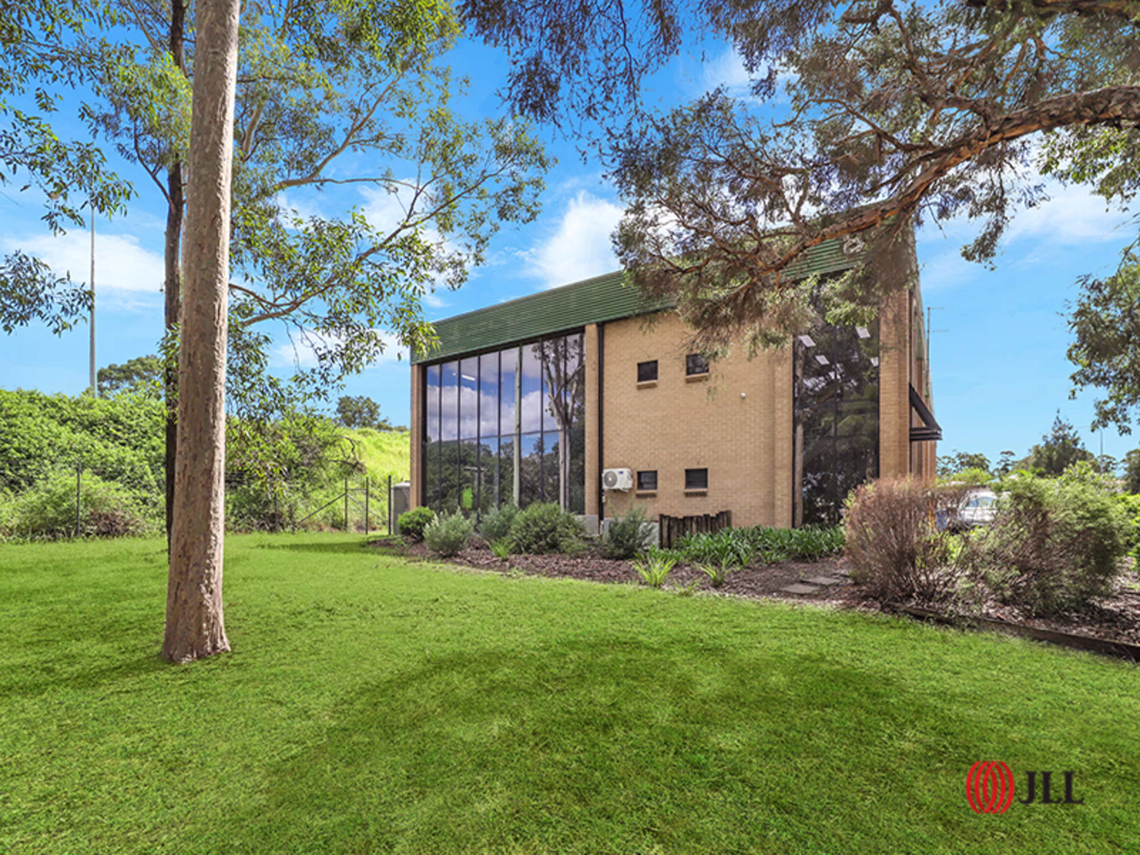 81 Warren Road