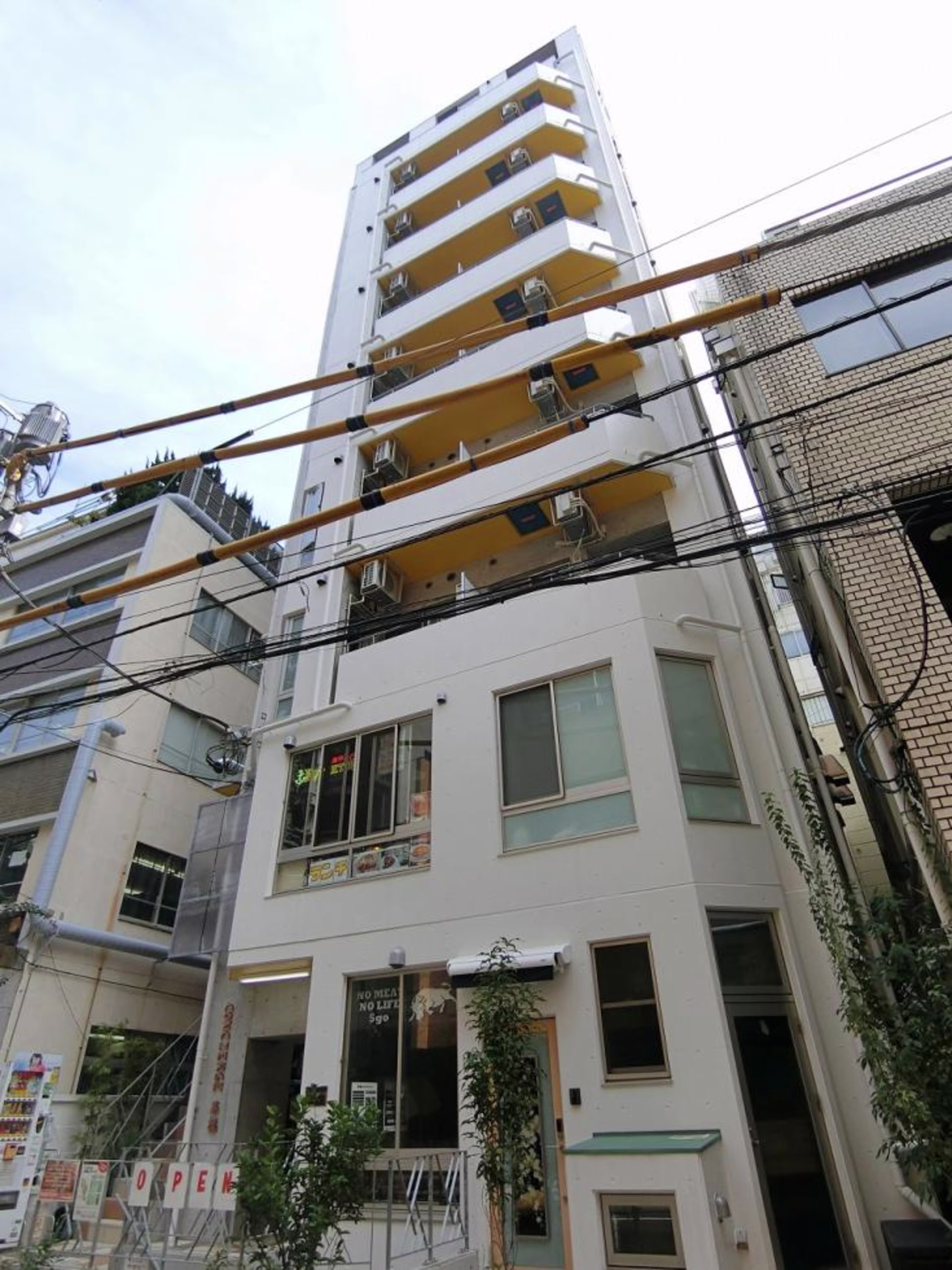 西新宿7-16-4