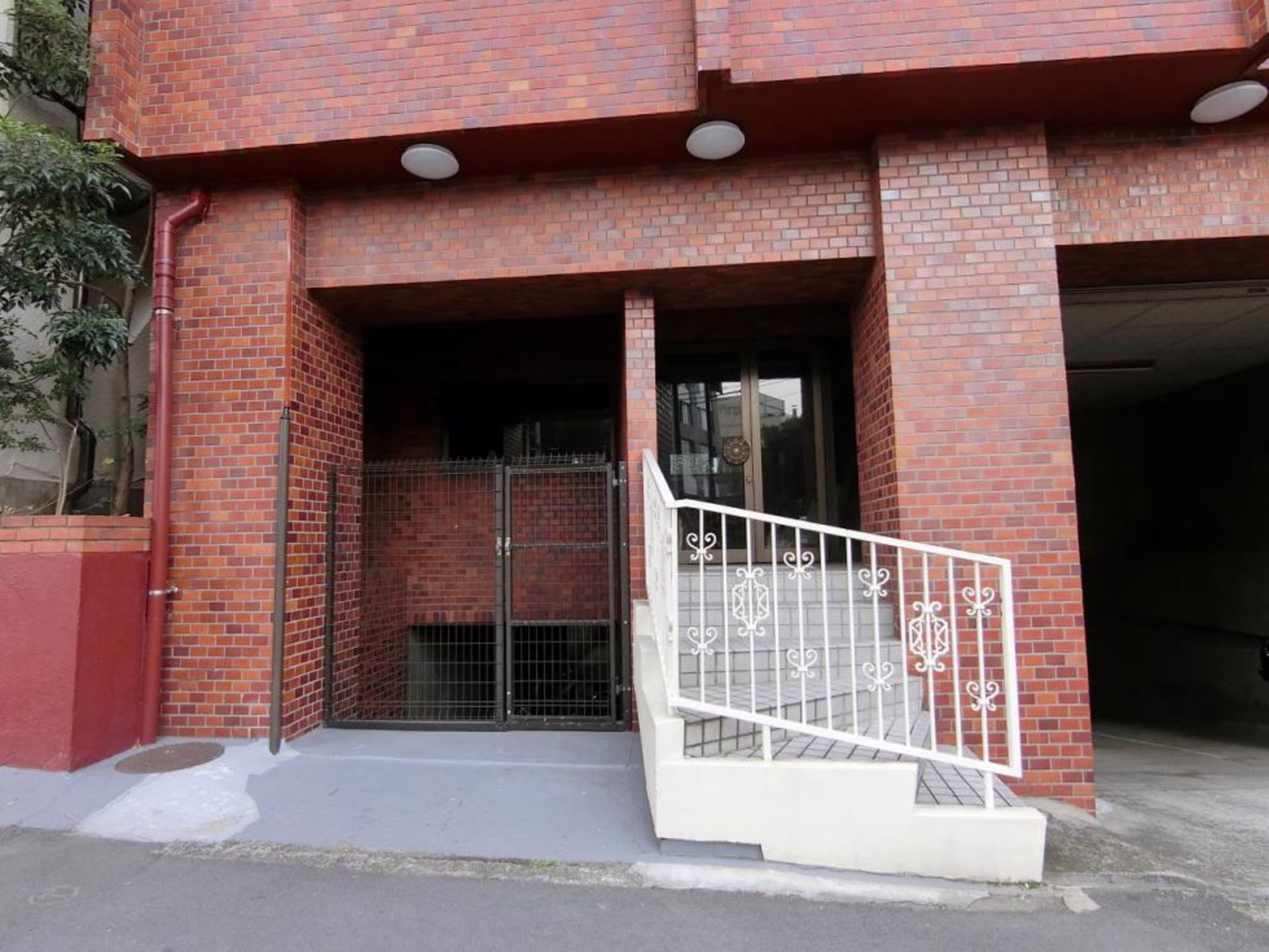 市谷薬王寺町53