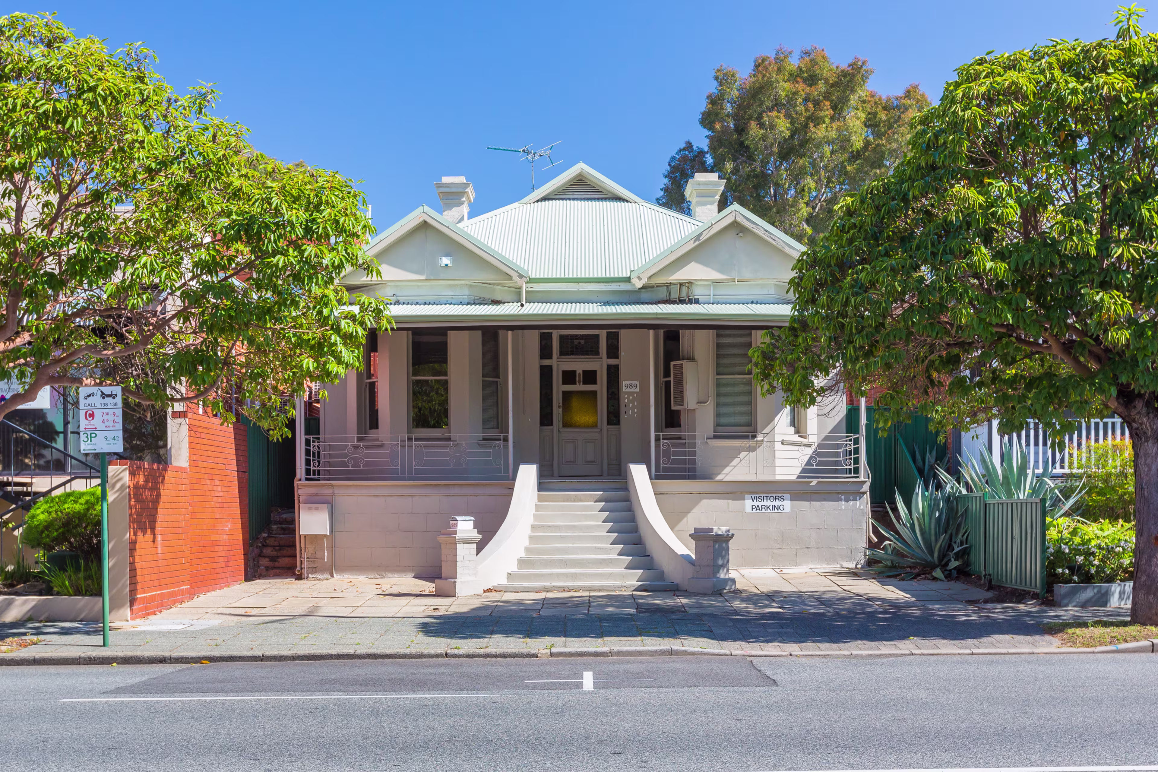 989 Wellington Street