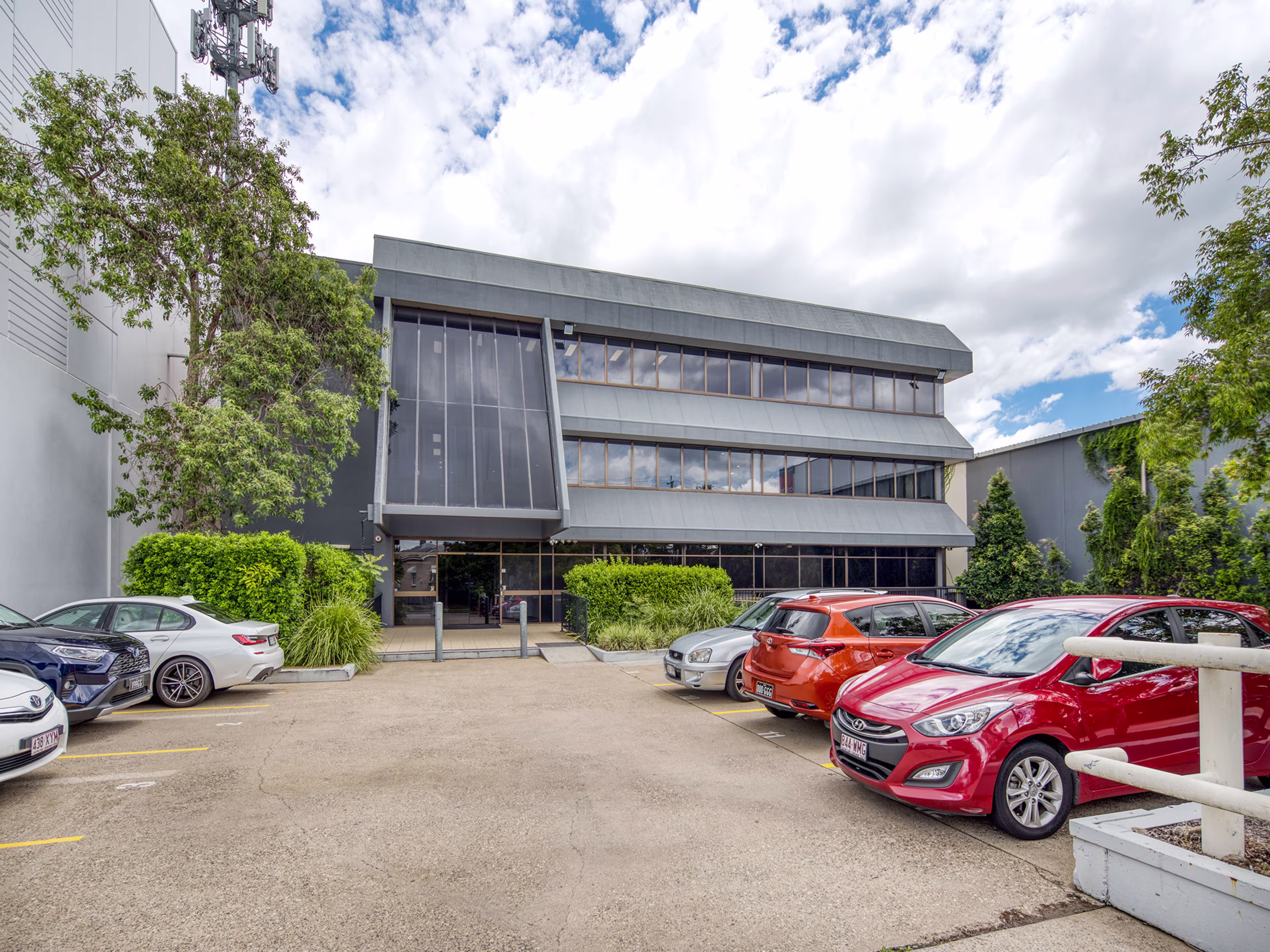 16 Edmondstone Street