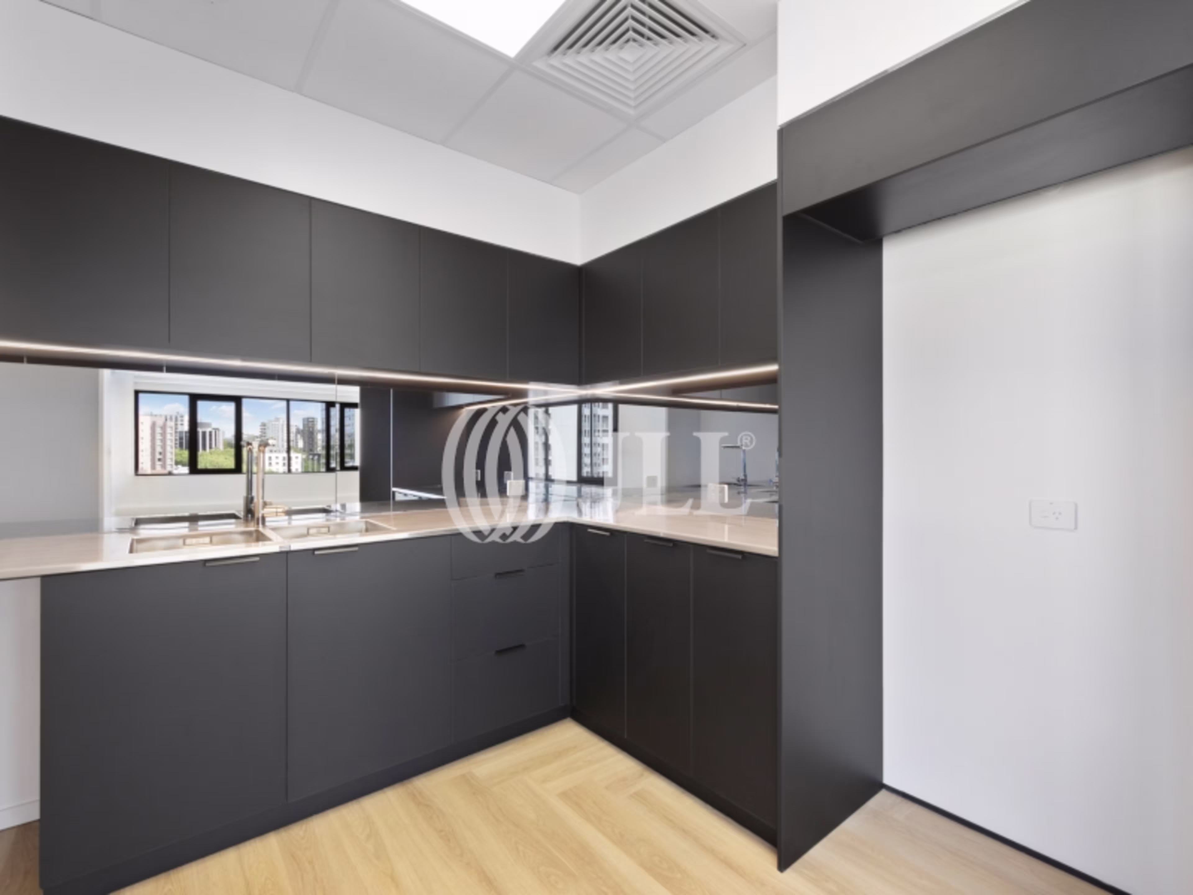 44 - 52 Wellesley Street W