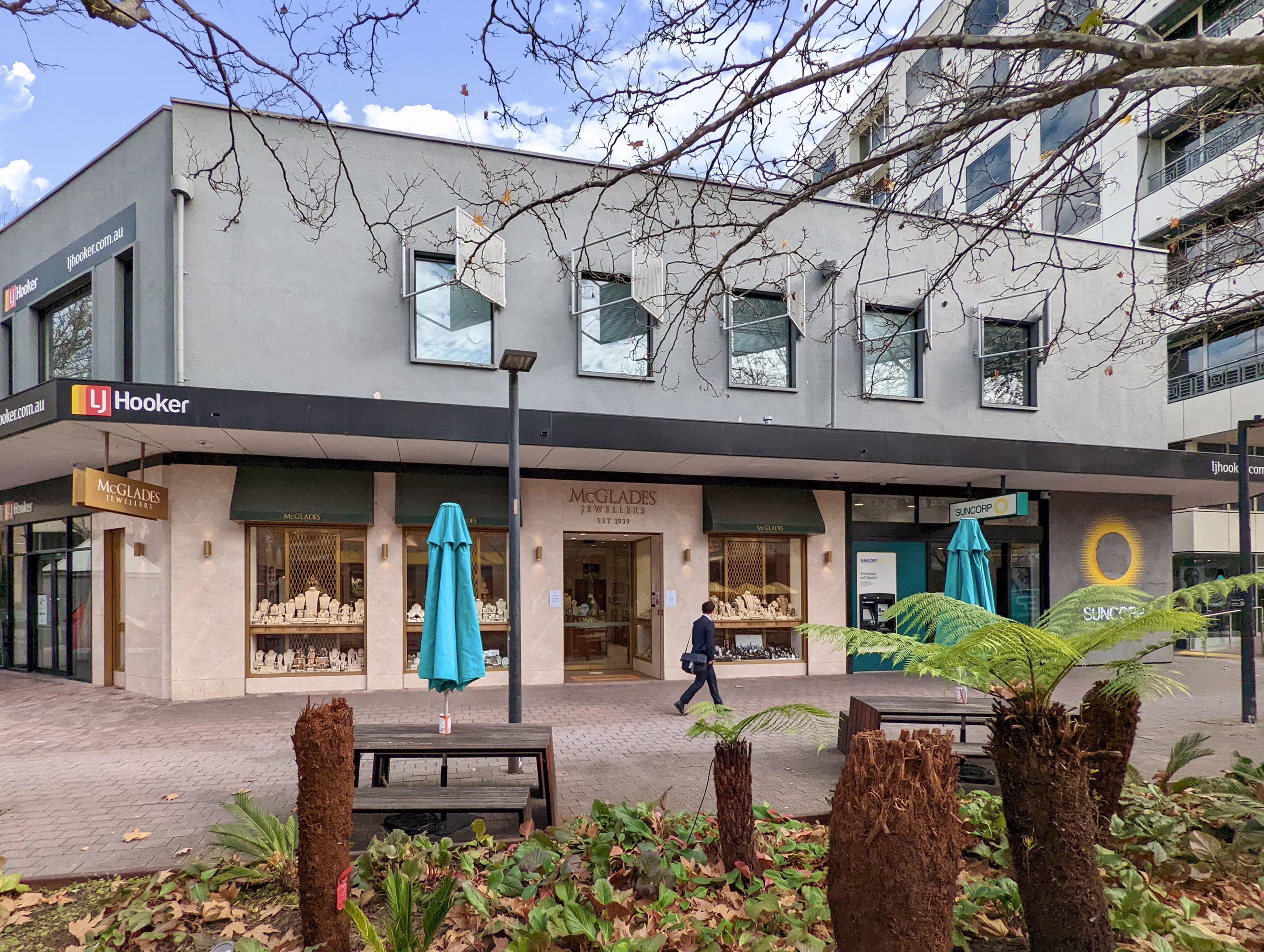 182 - 200 City Walk