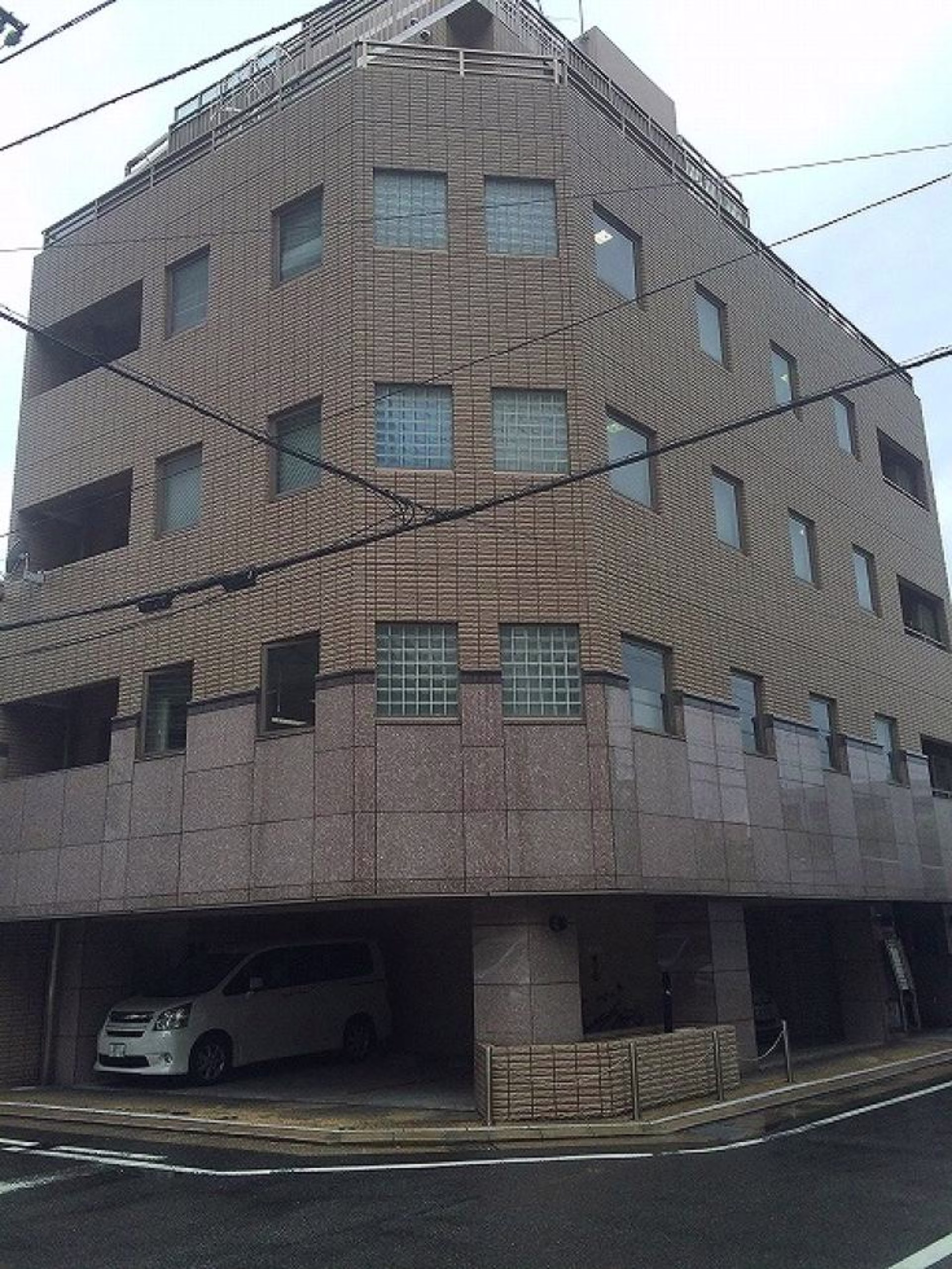 博多駅東3-8-15