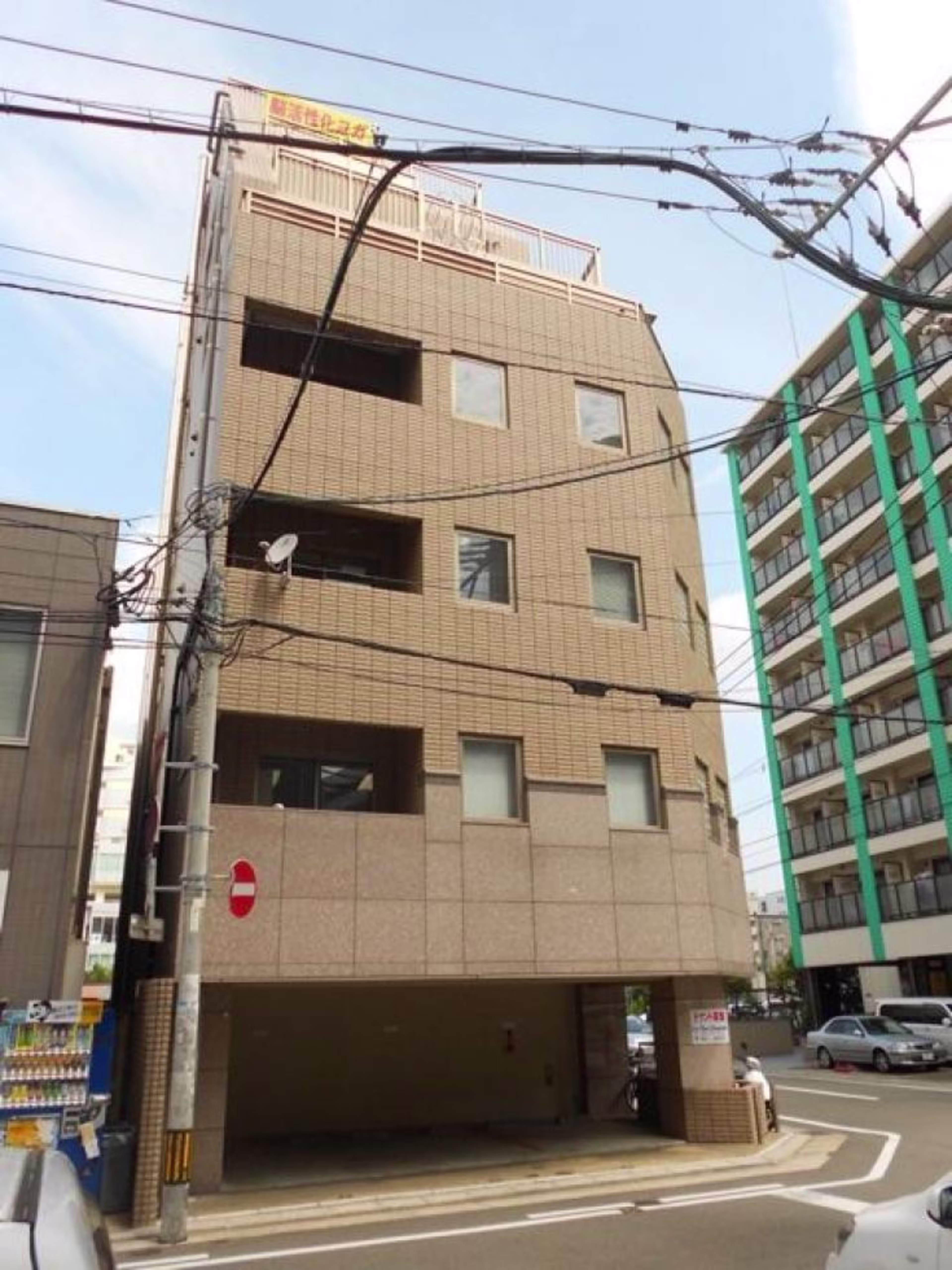 博多駅東3-8-15